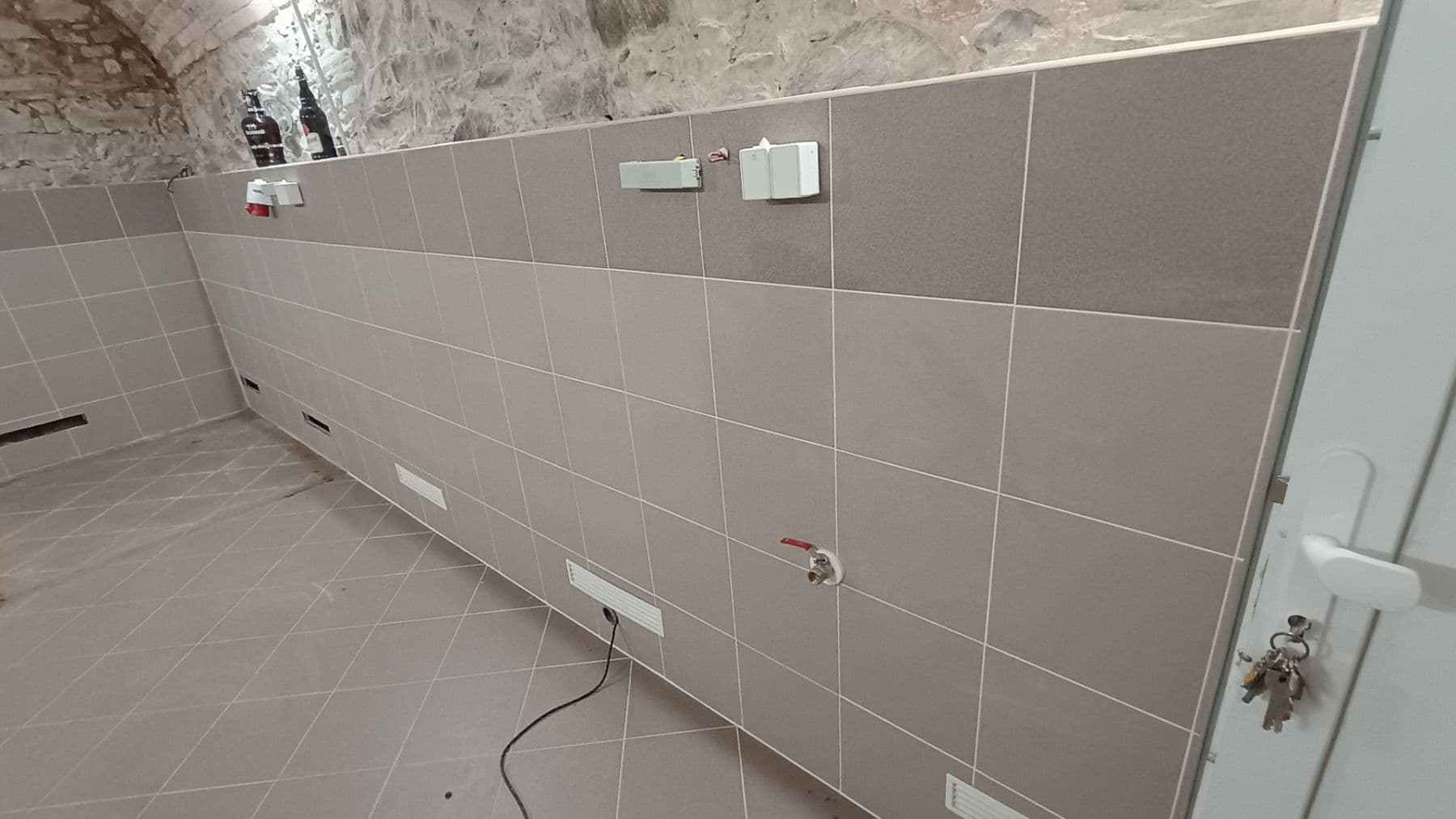 Prenájom nebytového priestoru 21 m², K Libuši, Praha, Praha Prenájom nebytového priestoru 21 m², K Libuši, Praha, Praha