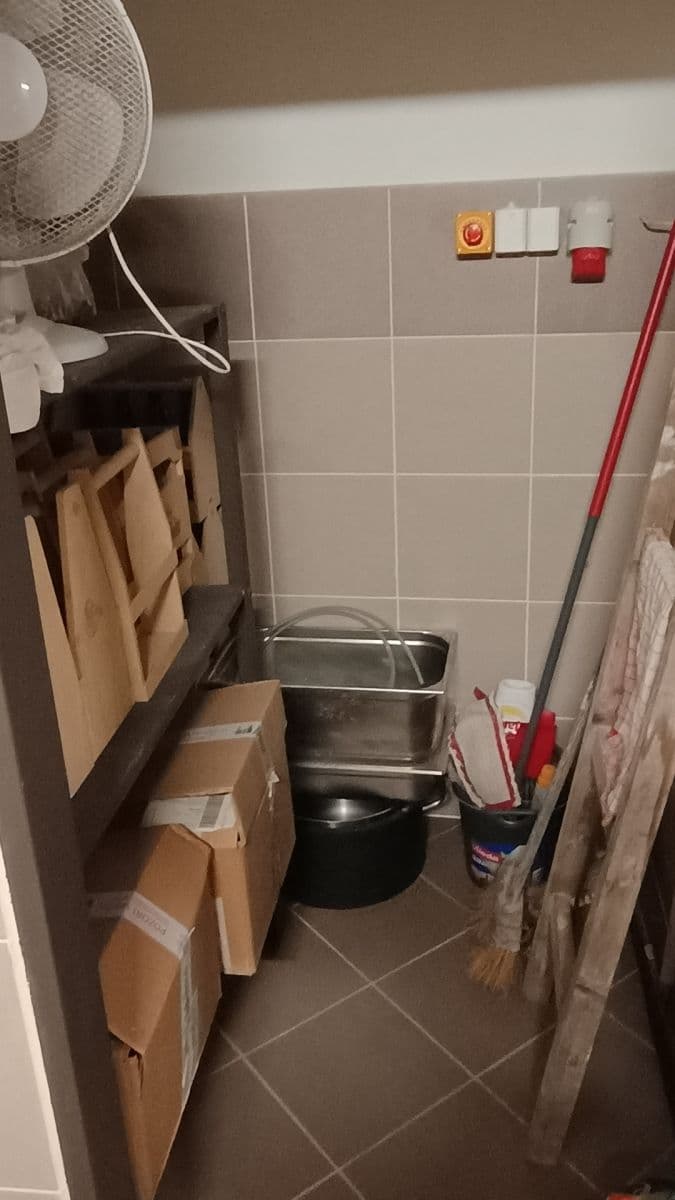 Prenájom nebytového priestoru 21 m², K Libuši, Praha, Praha Prenájom nebytového priestoru 21 m², K Libuši, Praha, Praha