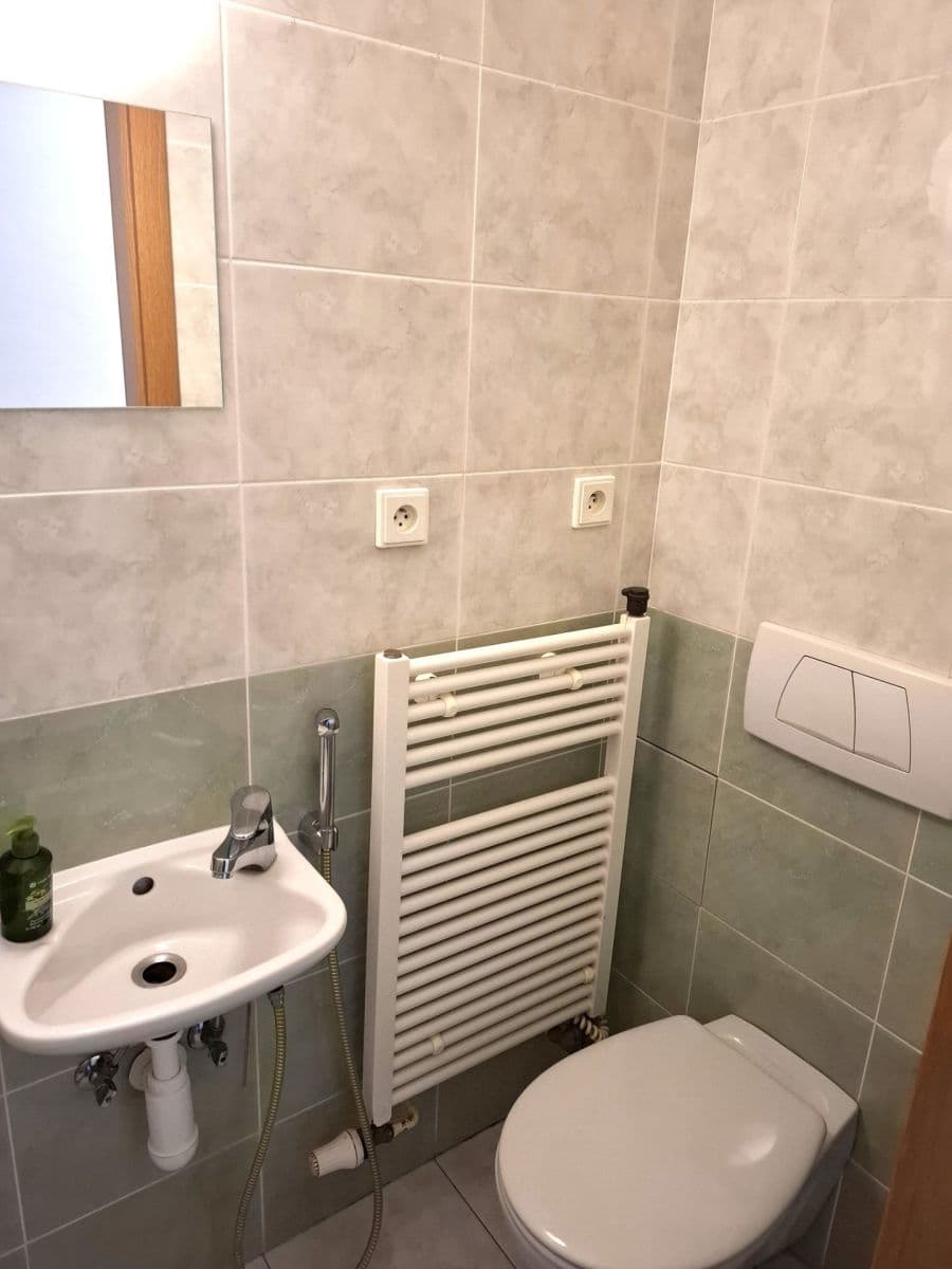 Prenájom bytu 4-izbový 155 m², Medkova, Praha, Praha Prenájom bytu 4-izbový 155 m², Medkova, Praha, Praha