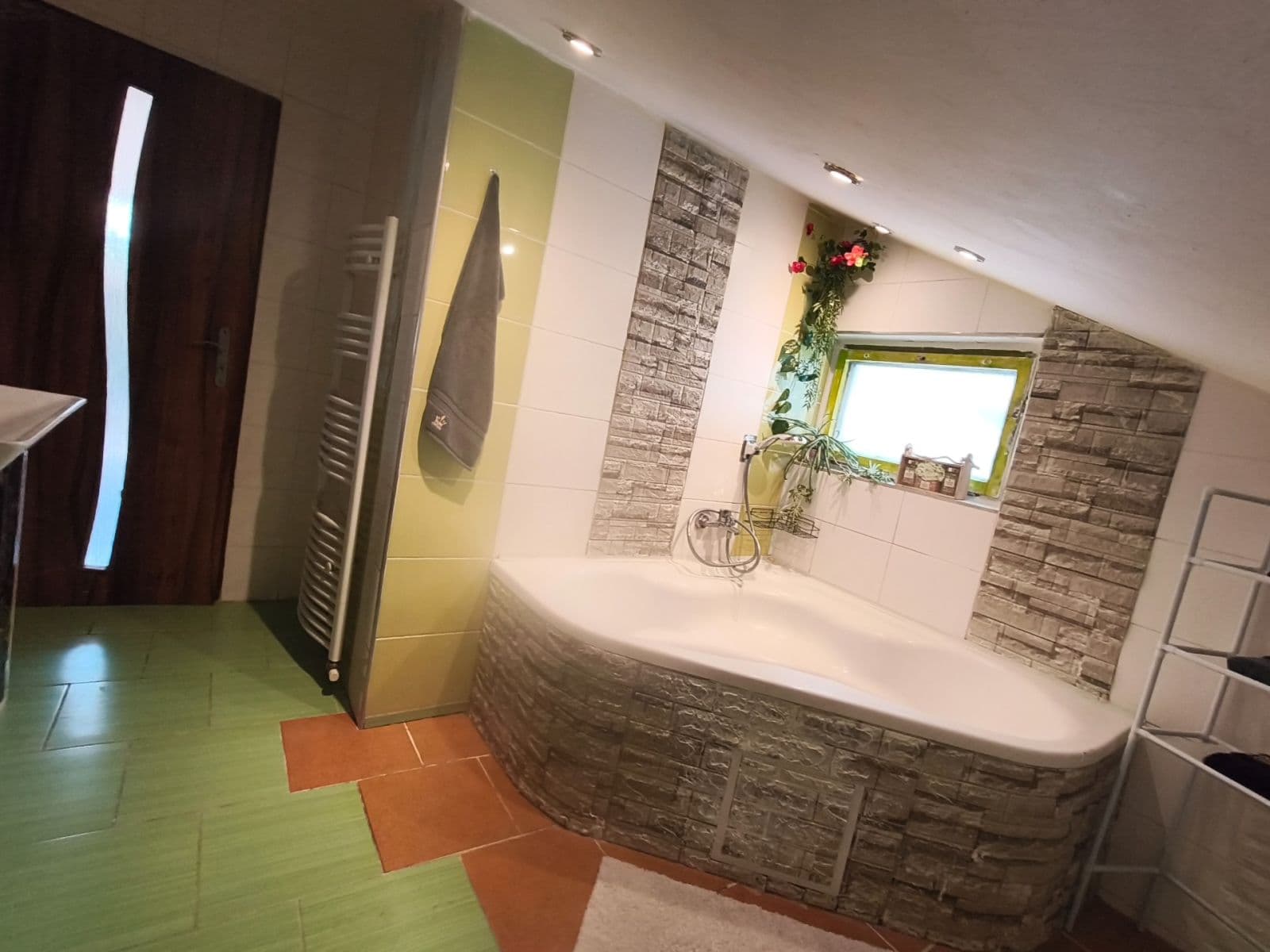 Predaj domu 169 m², pozemok 648 m², K Jezu, Dolany, Středočeský kraj Predaj domu 169 m², pozemok 648 m², K Jezu, Dolany, Středočeský kraj