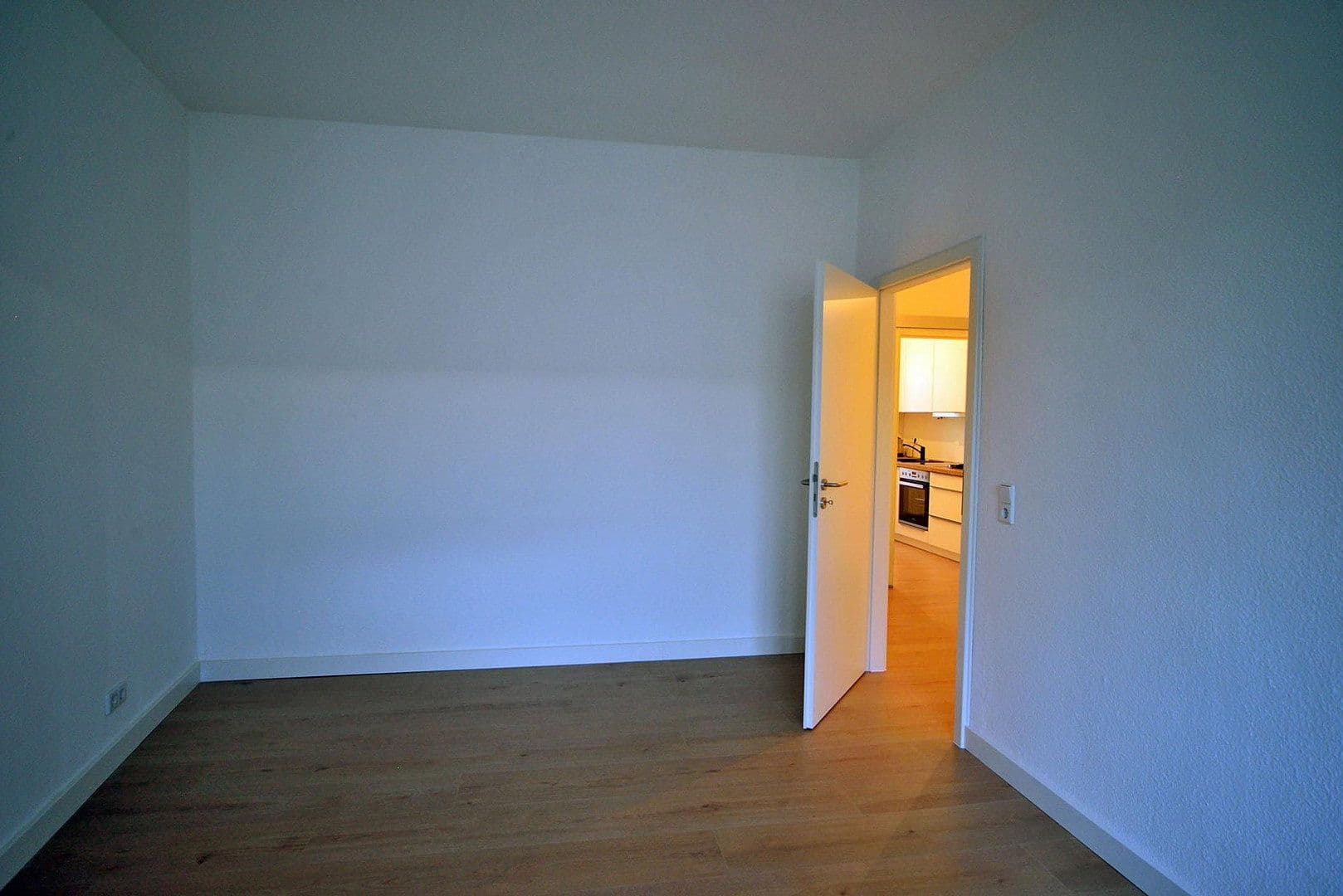 Predaj bytu 2-izbový 54 m², Schöneicher Straße, Berlin, Berlín Predaj bytu 2-izbový 54 m², Schöneicher Straße, Berlin, Berlín