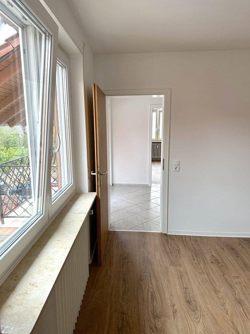 Prenájom bytu 3-izbový 81 m², Rödersheim-Gronau, Porýnie-Falcko Prenájom bytu 3-izbový 81 m², Rödersheim-Gronau, Porýnie-Falcko