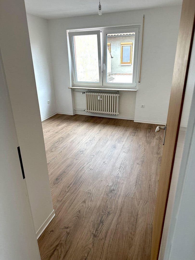 Prenájom bytu 3-izbový 81 m², Rödersheim-Gronau, Porýnie-Falcko Prenájom bytu 3-izbový 81 m², Rödersheim-Gronau, Porýnie-Falcko