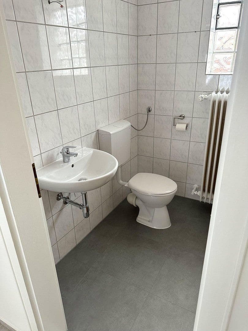 Prenájom bytu 3-izbový 81 m², Rödersheim-Gronau, Porýnie-Falcko Prenájom bytu 3-izbový 81 m², Rödersheim-Gronau, Porýnie-Falcko