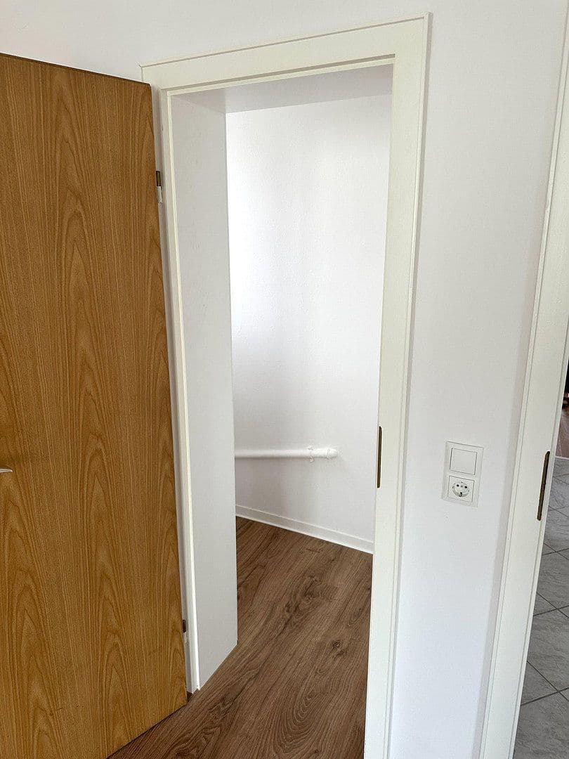 Prenájom bytu 3-izbový 81 m², Rödersheim-Gronau, Porýnie-Falcko Prenájom bytu 3-izbový 81 m², Rödersheim-Gronau, Porýnie-Falcko