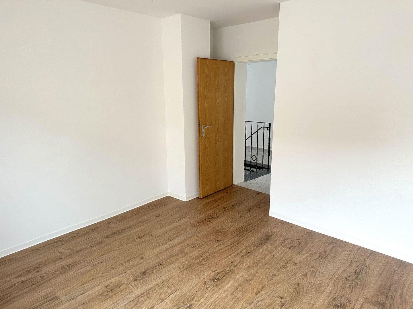 Prenájom bytu 3-izbový 81 m², Rödersheim-Gronau, Porýnie-Falcko Prenájom bytu 3-izbový 81 m², Rödersheim-Gronau, Porýnie-Falcko