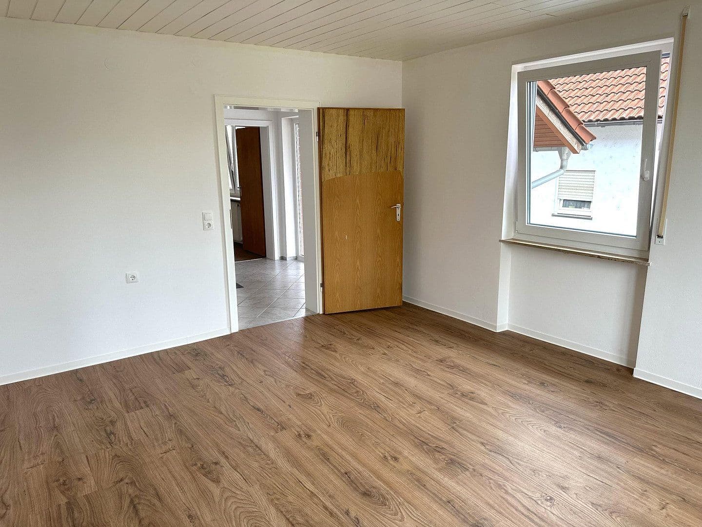 Prenájom bytu 3-izbový 81 m², Rödersheim-Gronau, Porýnie-Falcko Prenájom bytu 3-izbový 81 m², Rödersheim-Gronau, Porýnie-Falcko