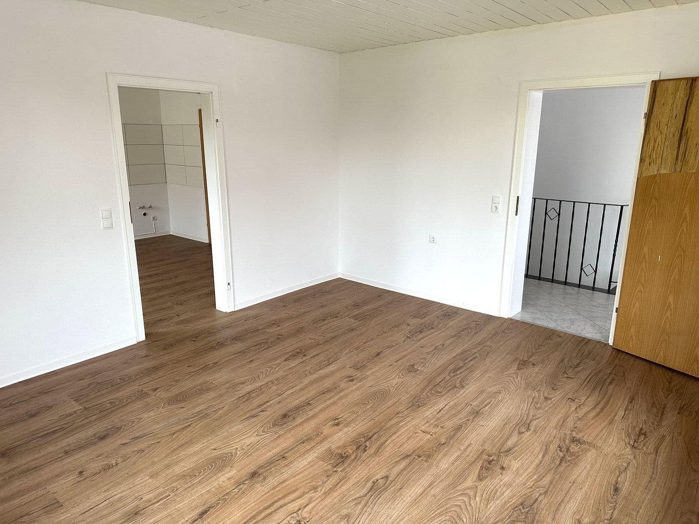 Prenájom bytu 3-izbový 81 m², Rödersheim-Gronau, Porýnie-Falcko Prenájom bytu 3-izbový 81 m², Rödersheim-Gronau, Porýnie-Falcko