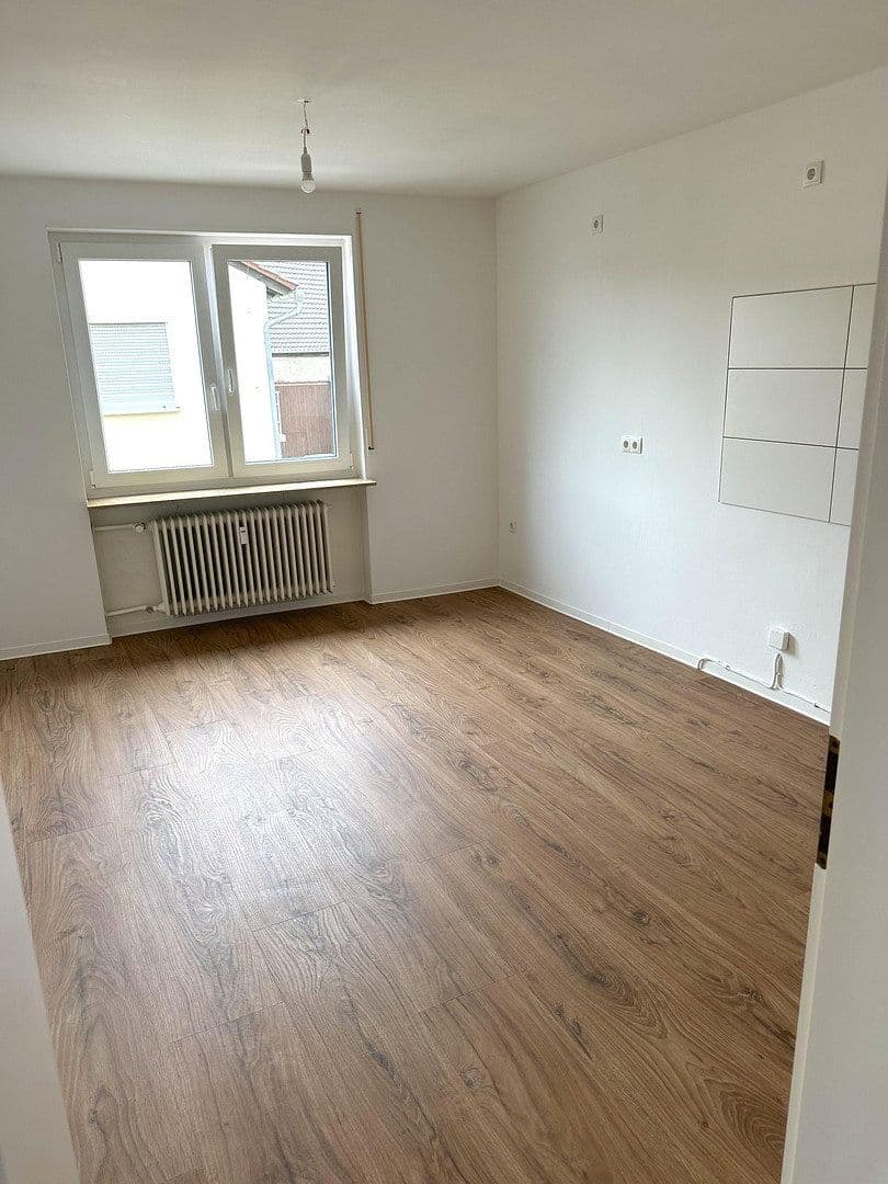 Prenájom bytu 3-izbový 81 m², Rödersheim-Gronau, Porýnie-Falcko Prenájom bytu 3-izbový 81 m², Rödersheim-Gronau, Porýnie-Falcko