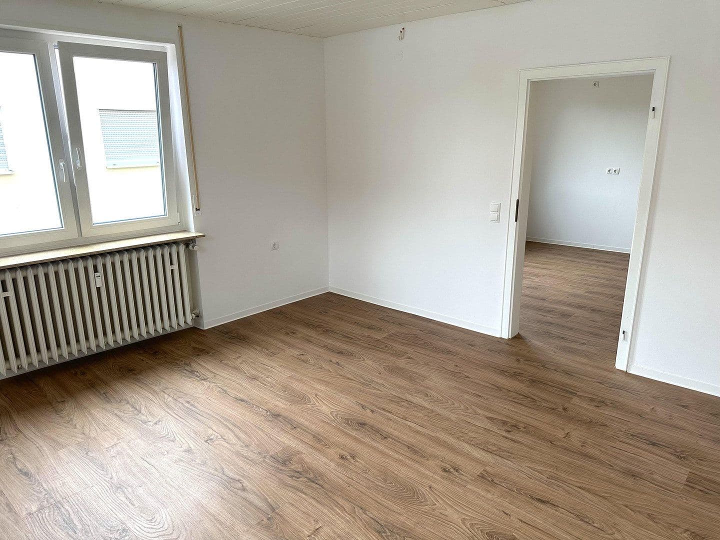 Prenájom bytu 3-izbový 81 m², Rödersheim-Gronau, Porýnie-Falcko Prenájom bytu 3-izbový 81 m², Rödersheim-Gronau, Porýnie-Falcko
