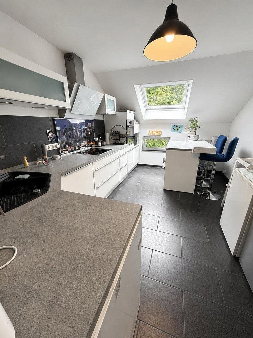 Prenájom bytu 4-izbový 120 m², Mönchengladbach, Severné Porýnie - Westfálsko Prenájom bytu 4-izbový 120 m², Mönchengladbach, Severné Porýnie - Westfálsko