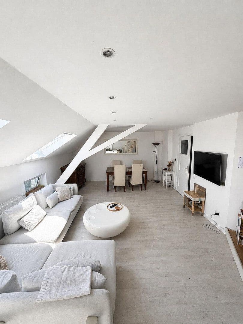Prenájom bytu 4-izbový 120 m², Mönchengladbach, Severné Porýnie - Westfálsko Prenájom bytu 4-izbový 120 m², Mönchengladbach, Severné Porýnie - Westfálsko