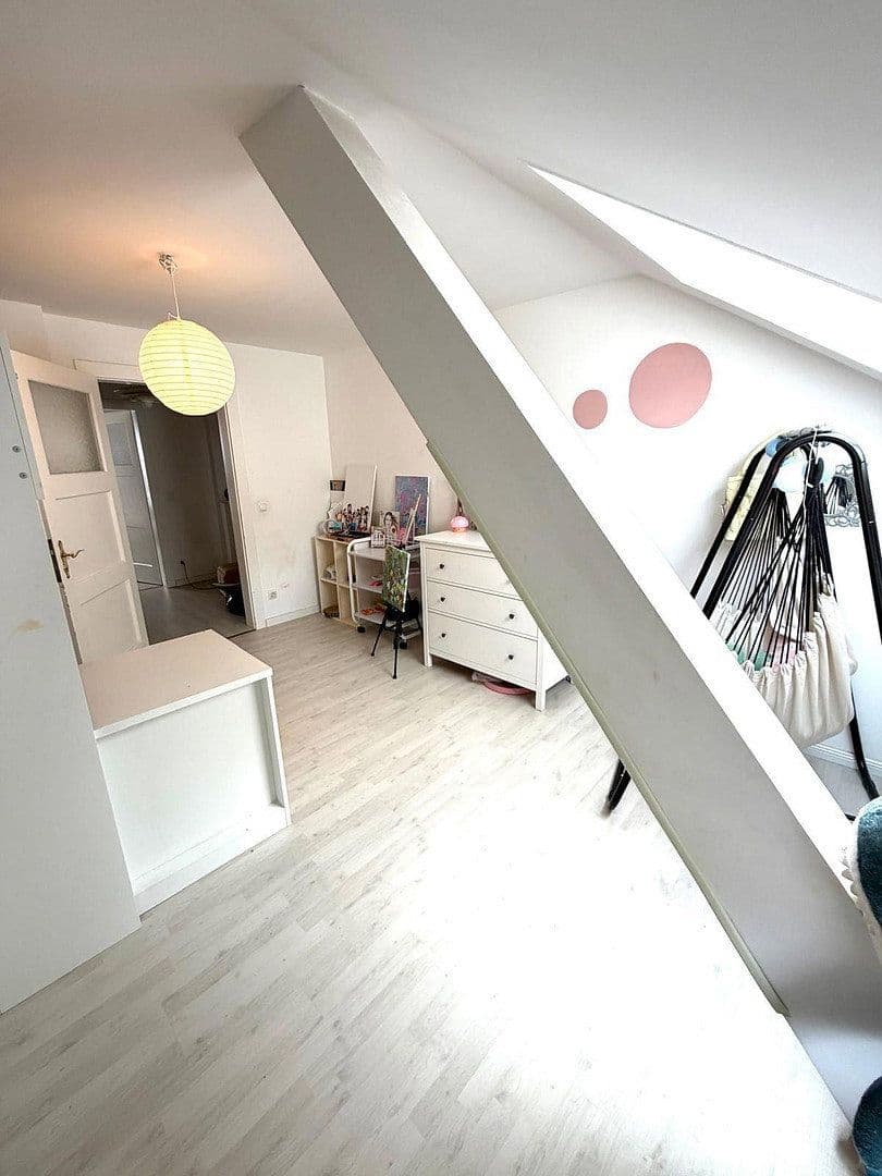 Prenájom bytu 4-izbový 120 m², Mönchengladbach, Severné Porýnie - Westfálsko Prenájom bytu 4-izbový 120 m², Mönchengladbach, Severné Porýnie - Westfálsko