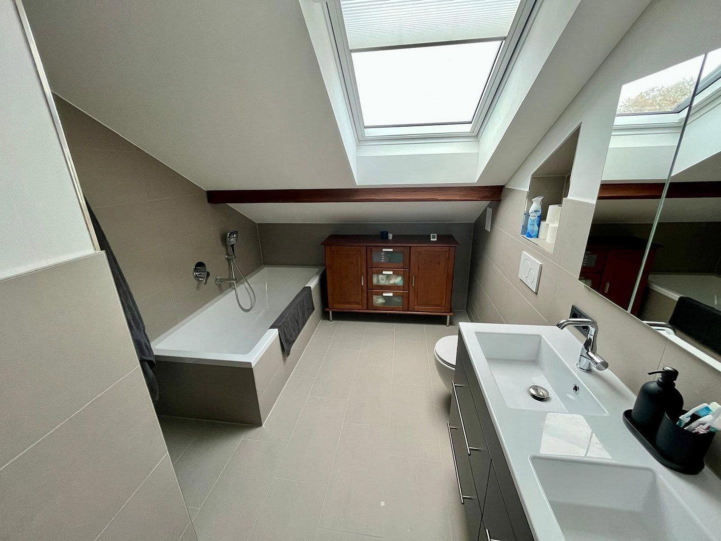 Predaj bytu 4-izbový 112 m², Ustersbach, Bavorsko Predaj bytu 4-izbový 112 m², Ustersbach, Bavorsko