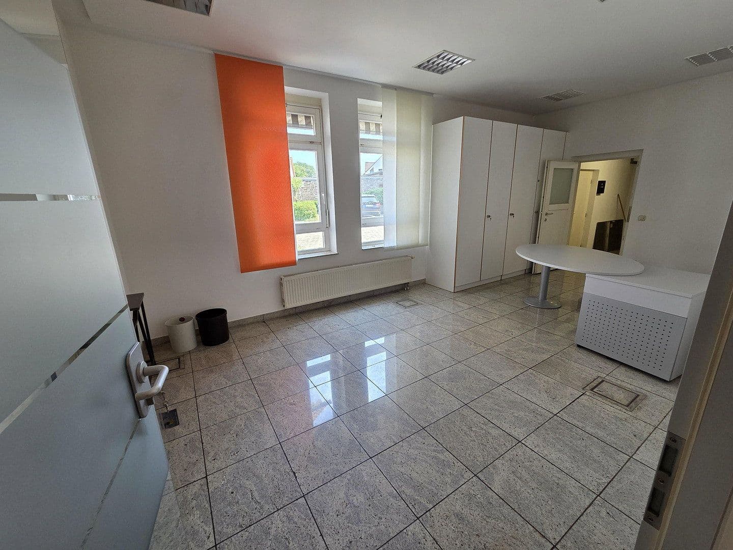 Prenájom kancelárie 60 m², Postplatz 2, Maulbronn, Bádensko-Wurttembersko Prenájom kancelárie 60 m², Postplatz 2, Maulbronn, Bádensko-Wurttembersko