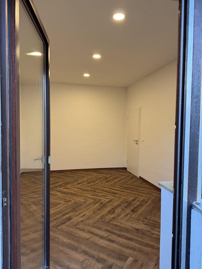 Prenájom bytu 4-izbový 100 m², Bahnhofstraße 1, Bingen, Bádensko-Wurttembersko Prenájom bytu 4-izbový 100 m², Bahnhofstraße 1, Bingen, Bádensko-Wurttembersko