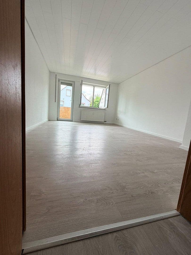 Prenájom bytu 3-izbový 70 m², Schillerstr.6, Weinsberg, Bádensko-Wurttembersko Prenájom bytu 3-izbový 70 m², Schillerstr.6, Weinsberg, Bádensko-Wurttembersko