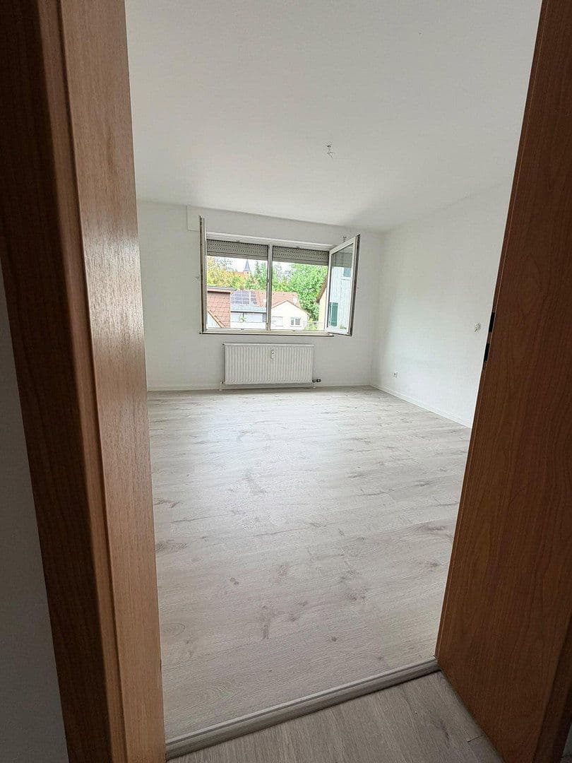 Prenájom bytu 3-izbový 70 m², Schillerstr.6, Weinsberg, Bádensko-Wurttembersko Prenájom bytu 3-izbový 70 m², Schillerstr.6, Weinsberg, Bádensko-Wurttembersko