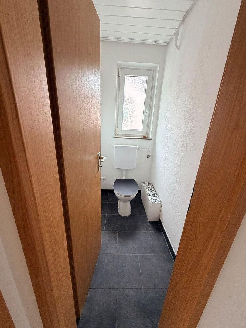 Prenájom bytu 3-izbový 70 m², Schillerstr.6, Weinsberg, Bádensko-Wurttembersko Prenájom bytu 3-izbový 70 m², Schillerstr.6, Weinsberg, Bádensko-Wurttembersko