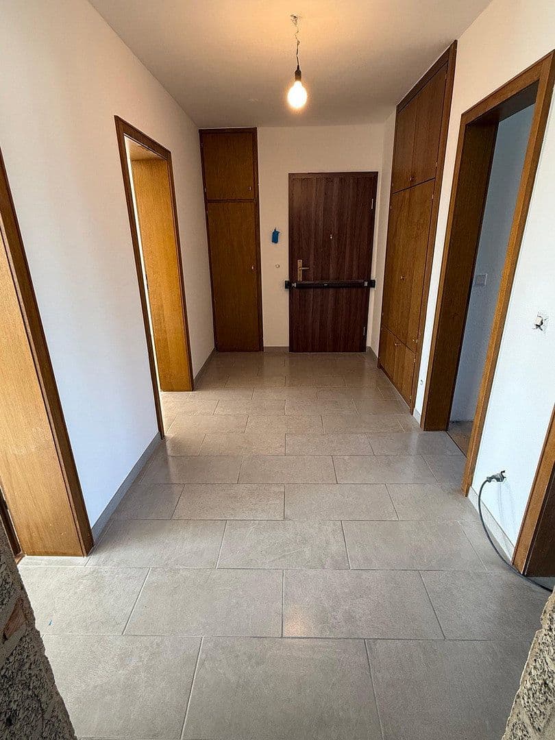 Prenájom bytu 3-izbový 77 m², Meßdorfer Straße 306, Bonn, Severné Porýnie - Westfálsko Prenájom bytu 3-izbový 77 m², Meßdorfer Straße 306, Bonn, Severné Porýnie - Westfálsko