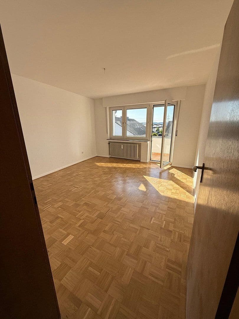 Prenájom bytu 3-izbový 77 m², Meßdorfer Straße 306, Bonn, Severné Porýnie - Westfálsko Prenájom bytu 3-izbový 77 m², Meßdorfer Straße 306, Bonn, Severné Porýnie - Westfálsko