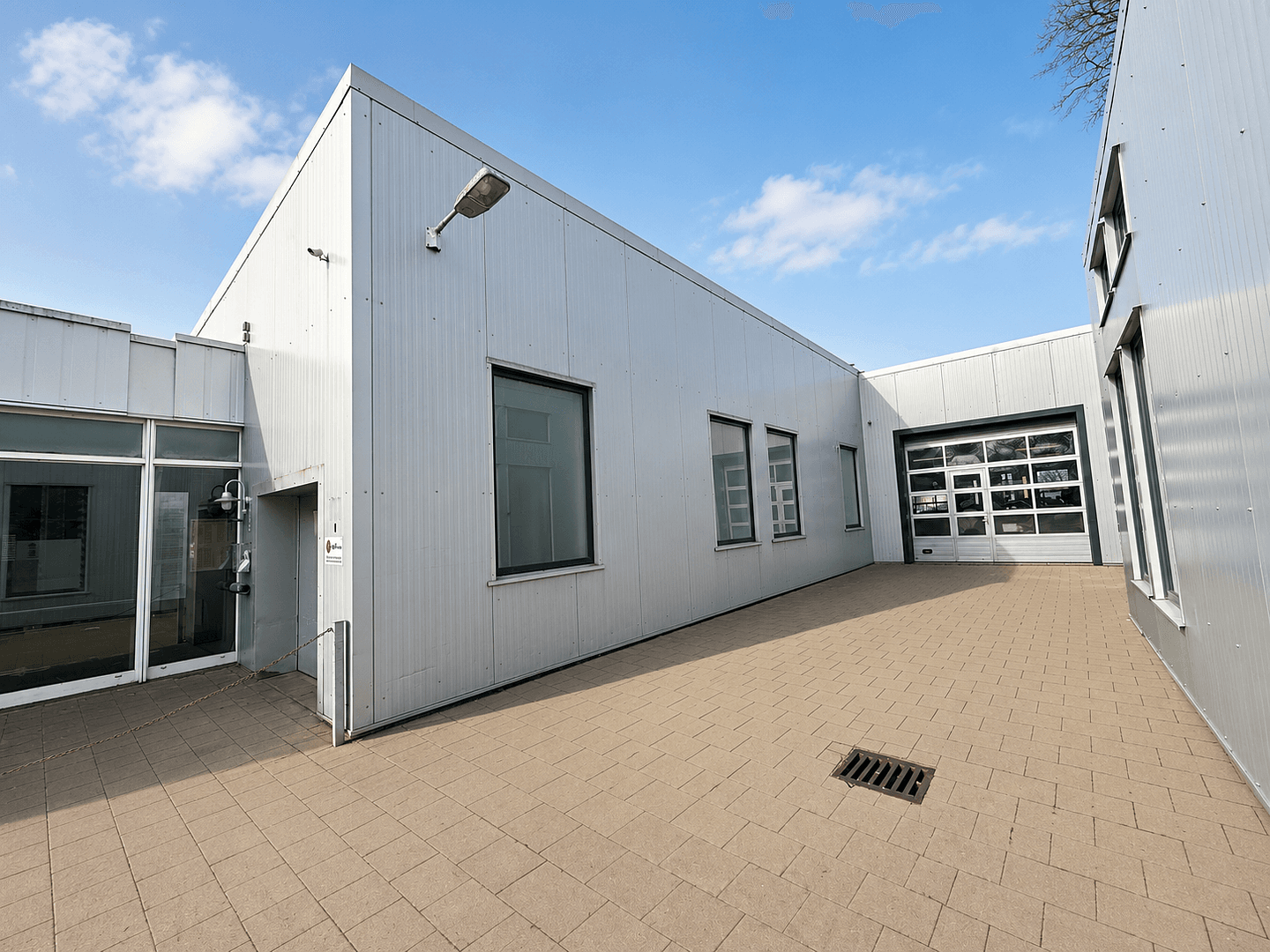 Prenájom nebytového priestoru 1.400 m², Osterweder Straße 5, Worpswede, Dolné Sasko Prenájom nebytového priestoru 1.400 m², Osterweder Straße 5, Worpswede, Dolné Sasko