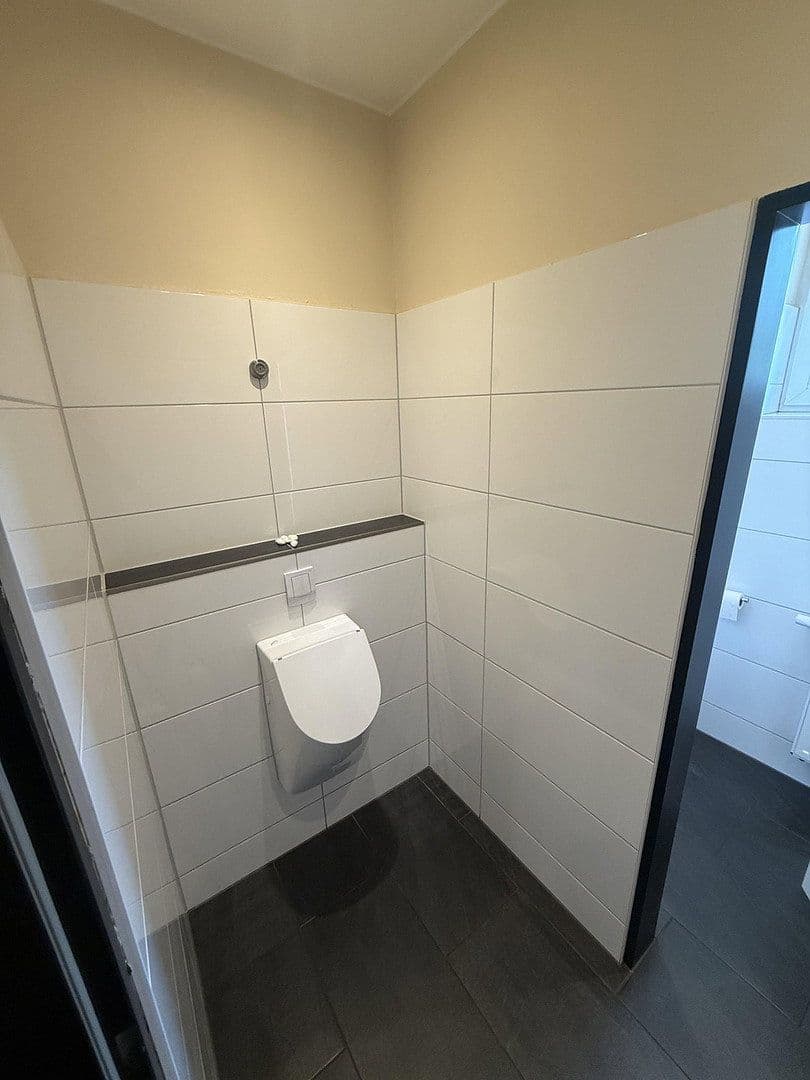 Prenájom nebytového priestoru 1.400 m², Osterweder Straße 5, Worpswede, Dolné Sasko Prenájom nebytového priestoru 1.400 m², Osterweder Straße 5, Worpswede, Dolné Sasko