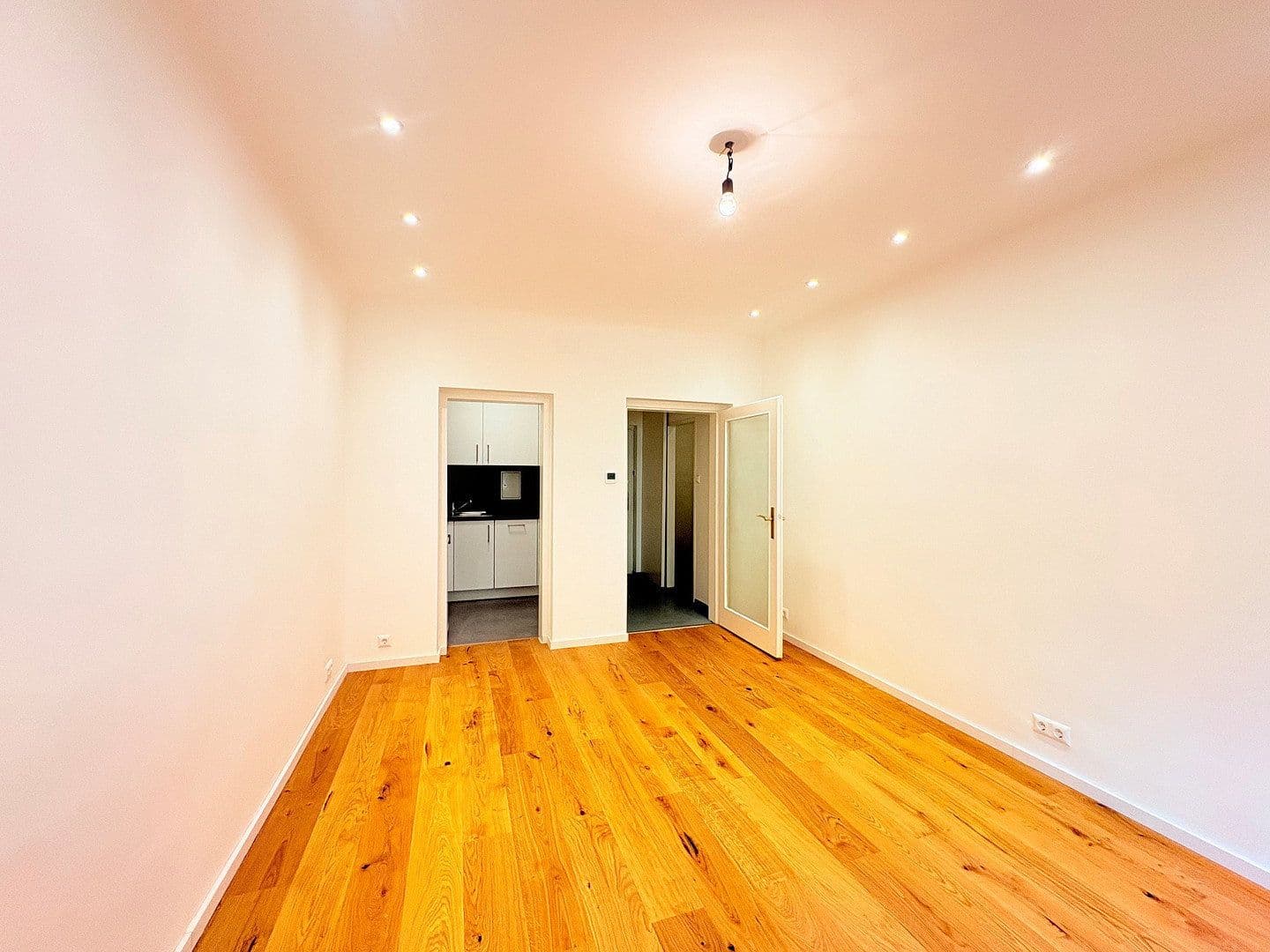 Prenájom bytu 1-izbový 26 m², Pötzleinsdorfer Straße 194, Wien, Viedeň Prenájom bytu 1-izbový 26 m², Pötzleinsdorfer Straße 194, Wien, Viedeň
