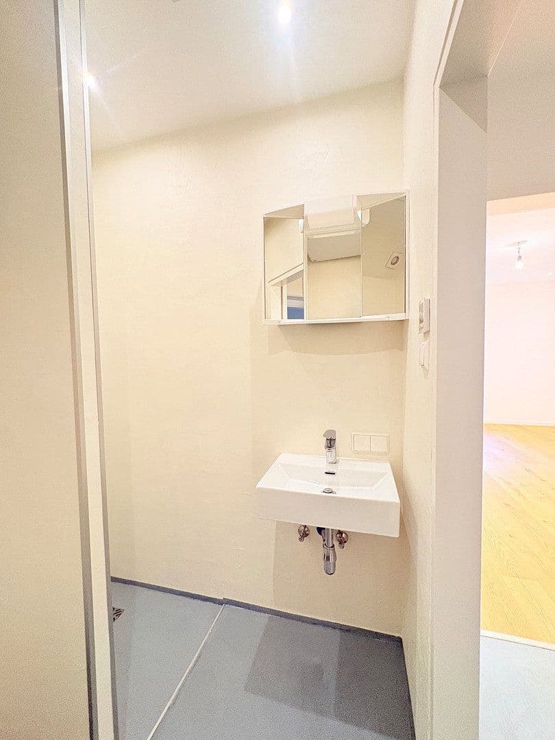 Prenájom bytu 1-izbový 26 m², Pötzleinsdorfer Straße 194, Wien, Viedeň Prenájom bytu 1-izbový 26 m², Pötzleinsdorfer Straße 194, Wien, Viedeň