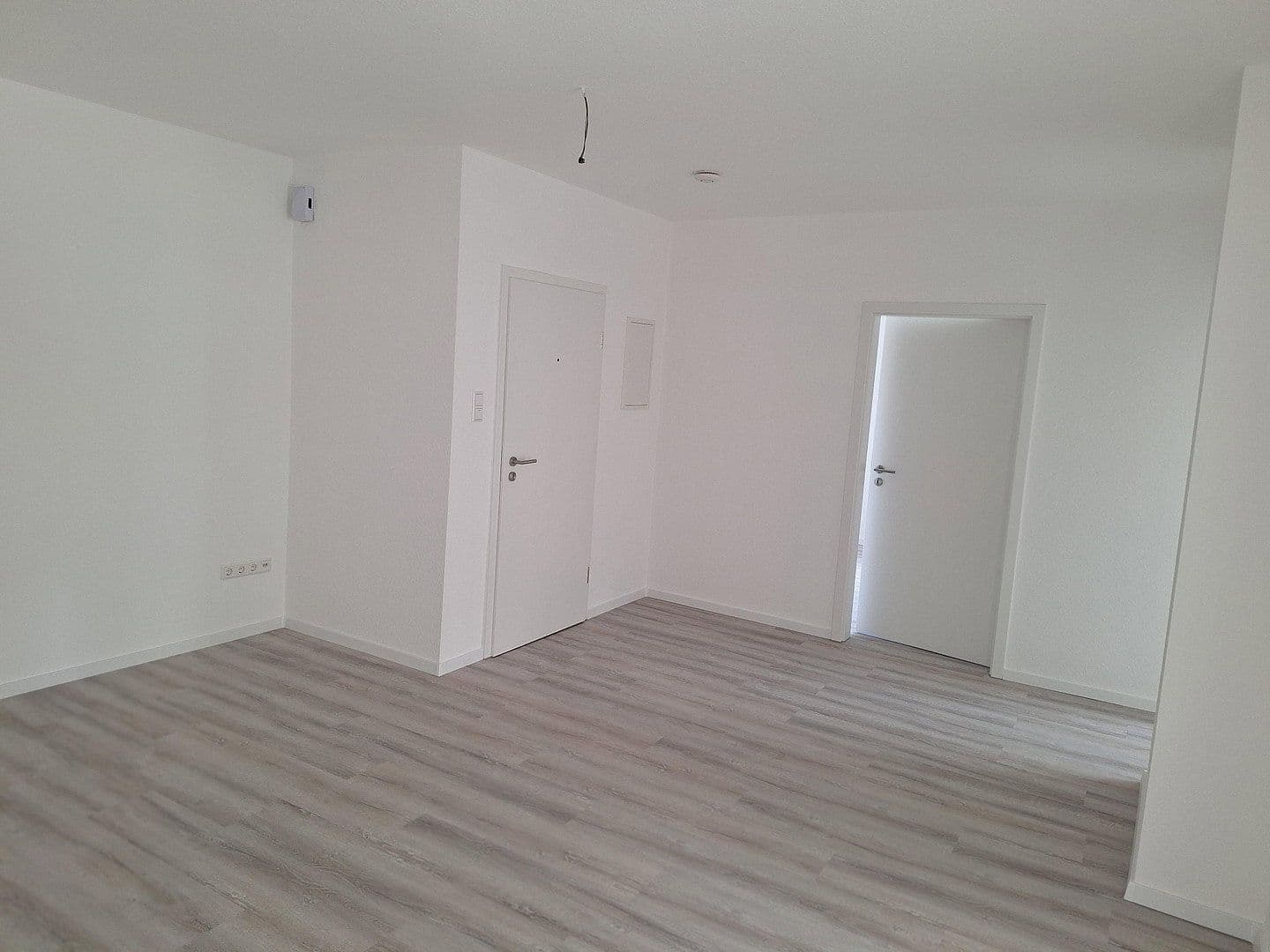 Prenájom bytu 3-izbový 100 m², Bad Nenndorf, Dolné Sasko Prenájom bytu 3-izbový 100 m², Bad Nenndorf, Dolné Sasko