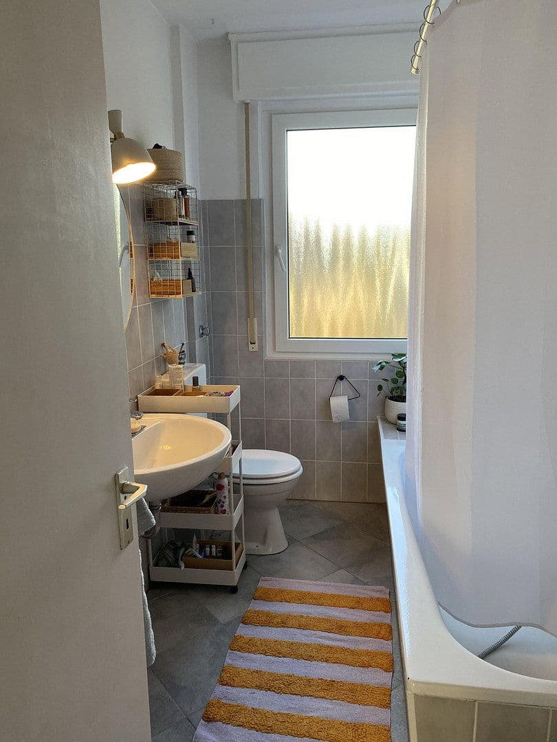 Prenájom bytu 3-izbový 64 m², Friedrichstr. 60, Haan, Severné Porýnie - Westfálsko Prenájom bytu 3-izbový 64 m², Friedrichstr. 60, Haan, Severné Porýnie - Westfálsko
