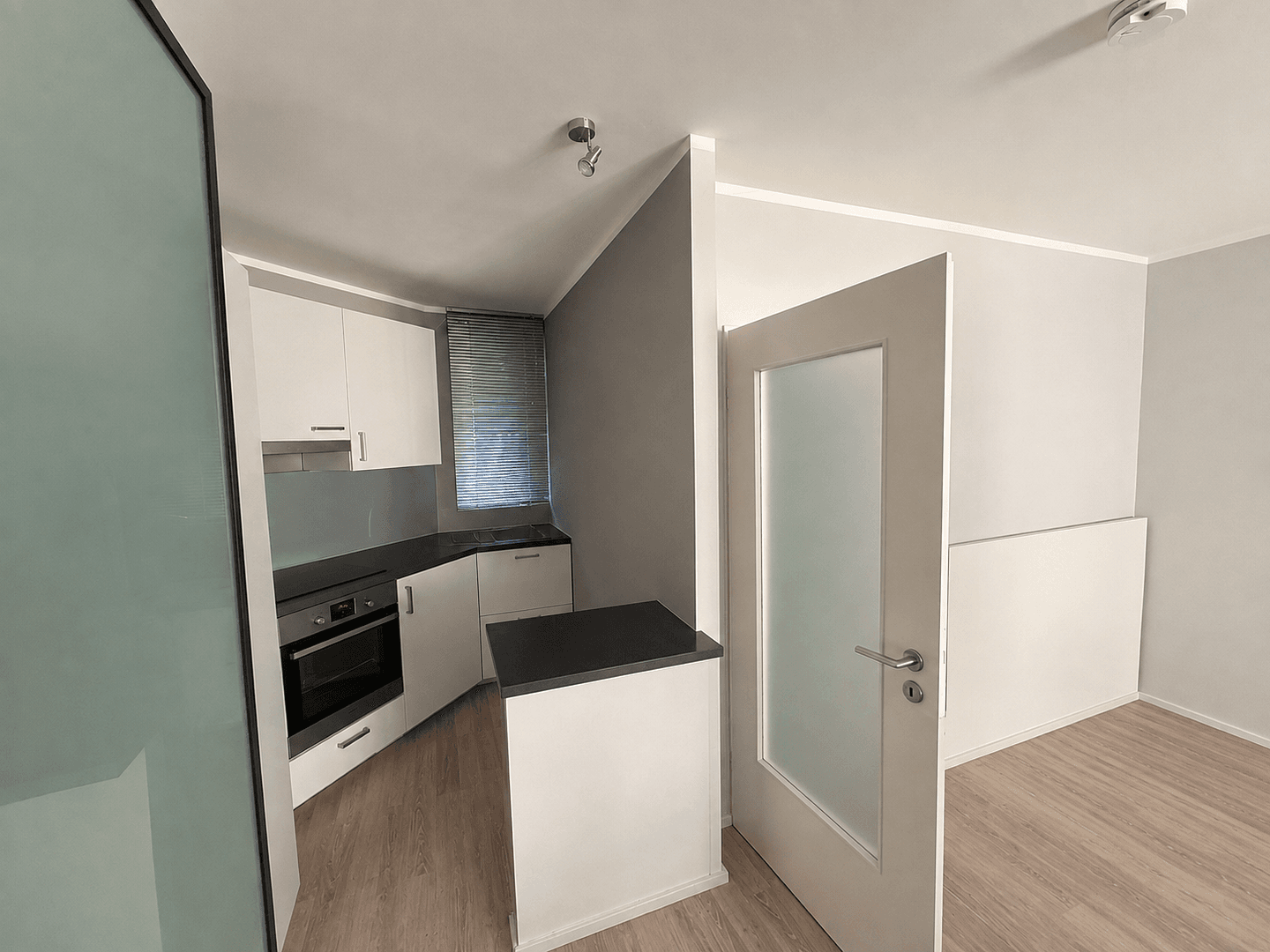 Predaj bytu 1-izbový 35 m², Prinzregentenstr. 15, Berlin, Berlín Predaj bytu 1-izbový 35 m², Prinzregentenstr. 15, Berlin, Berlín