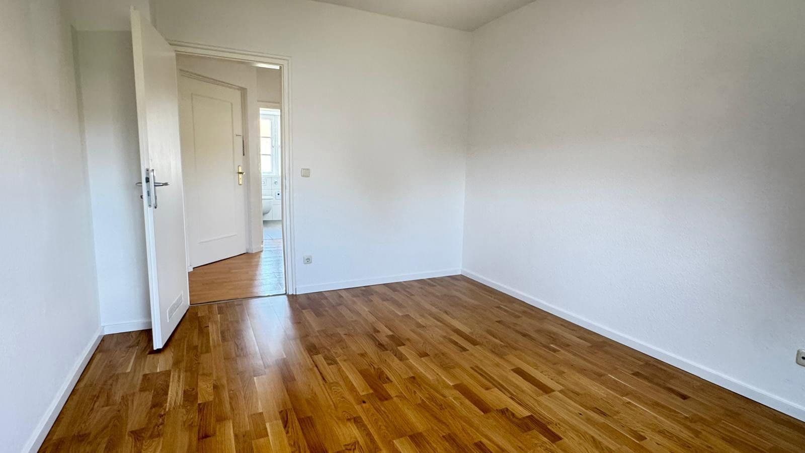 Prenájom bytu 2-izbový 63 m², Naupliastraße 25, München, Bavorsko Prenájom bytu 2-izbový 63 m², Naupliastraße 25, München, Bavorsko