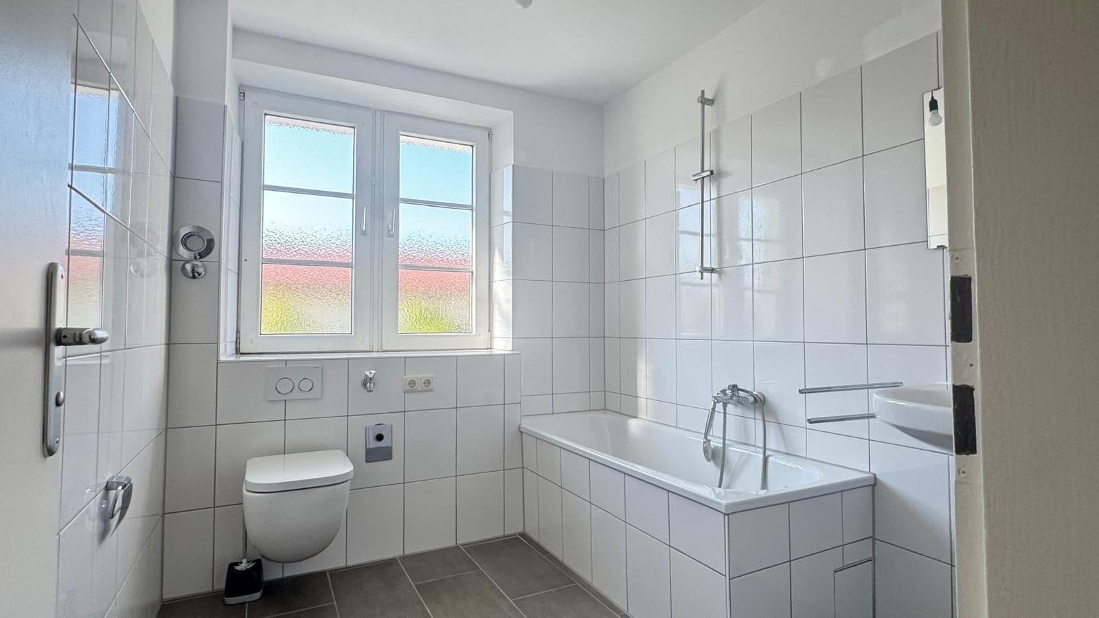 Prenájom bytu 2-izbový 63 m², Naupliastraße 25, München, Bavorsko Prenájom bytu 2-izbový 63 m², Naupliastraße 25, München, Bavorsko