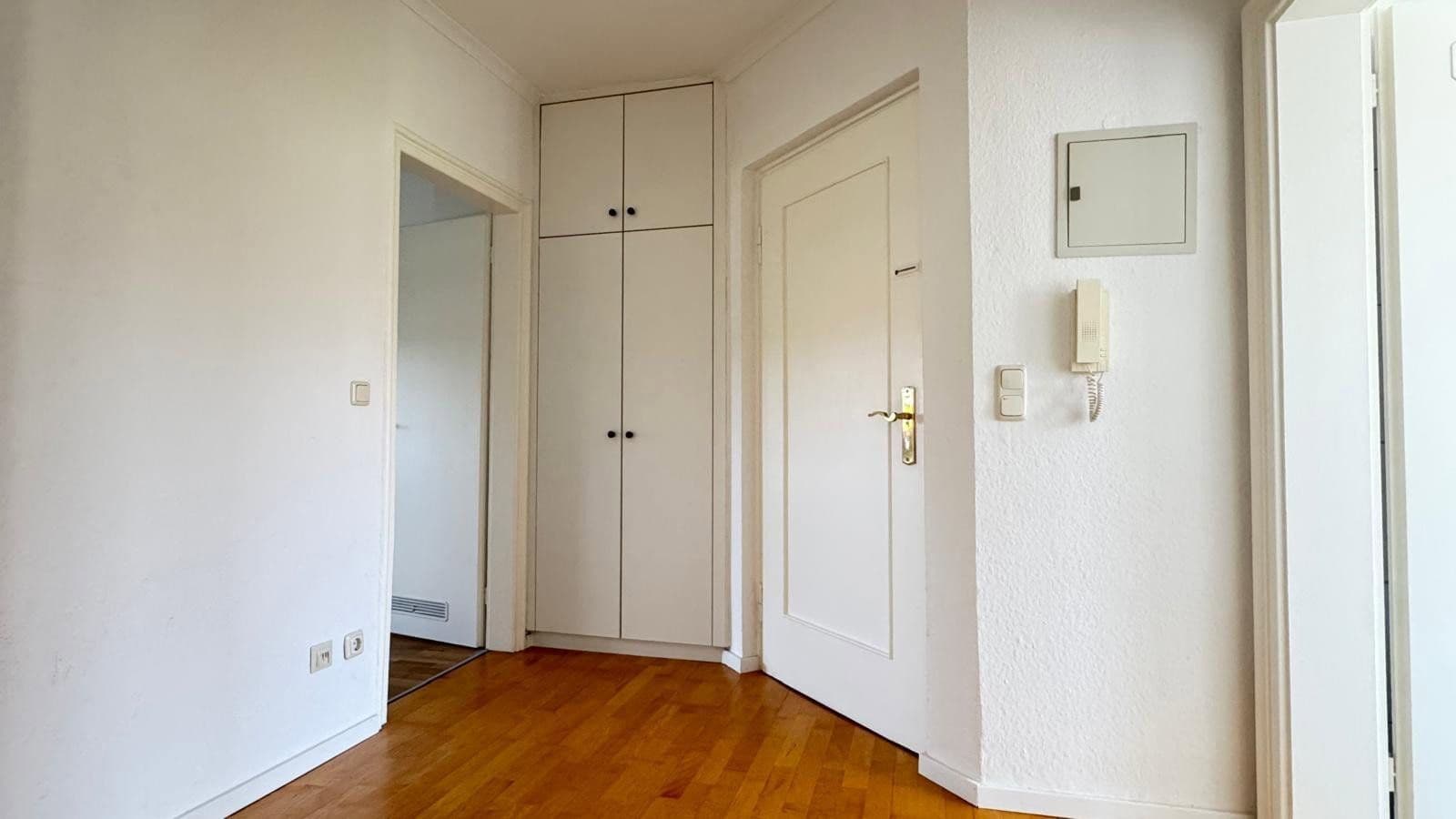Prenájom bytu 2-izbový 63 m², Naupliastraße 25, München, Bavorsko Prenájom bytu 2-izbový 63 m², Naupliastraße 25, München, Bavorsko