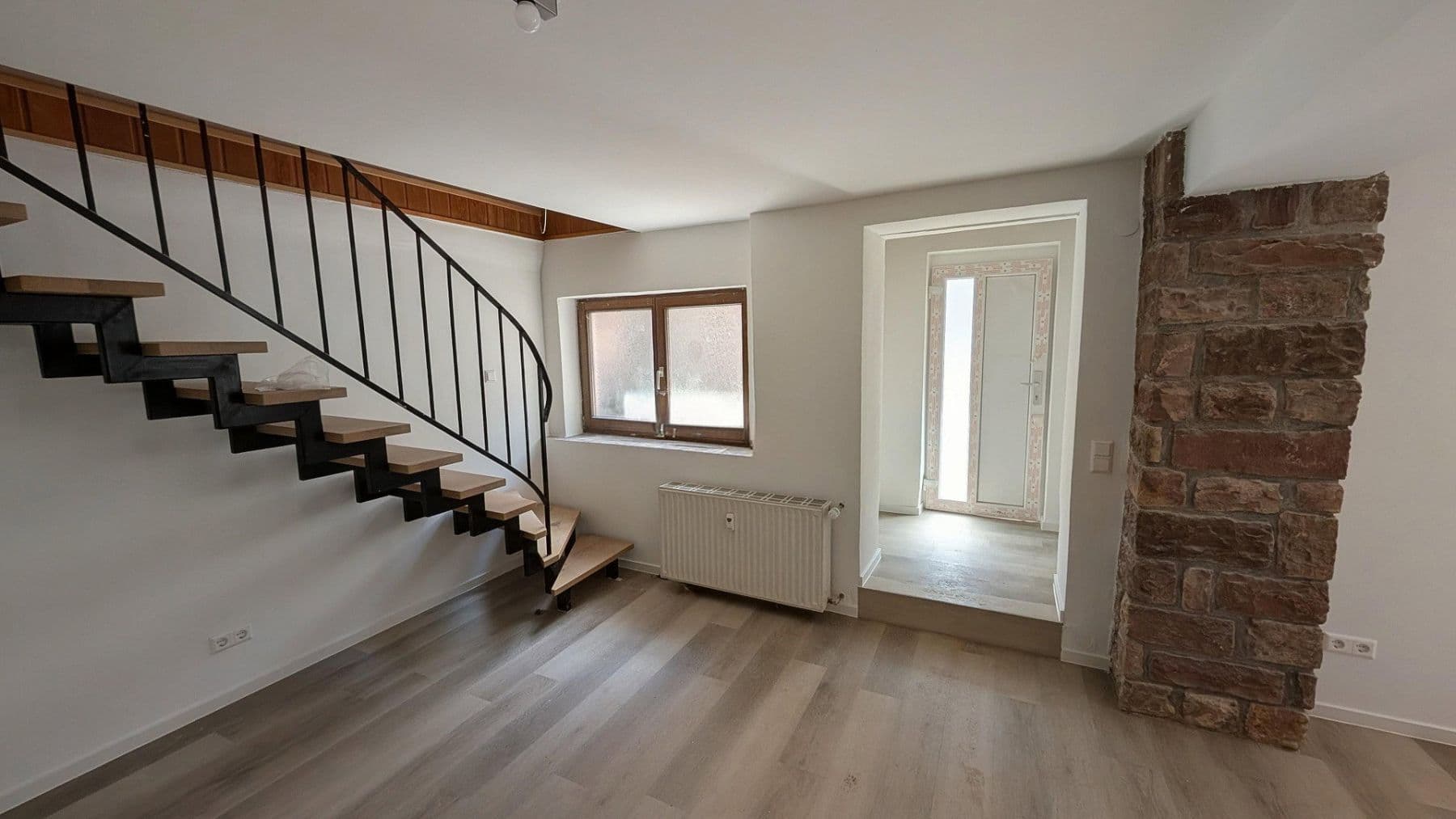 Prenájom bytu 2-izbový 63 m², Bruchsal, Bádensko-Wurttembersko Prenájom bytu 2-izbový 63 m², Bruchsal, Bádensko-Wurttembersko