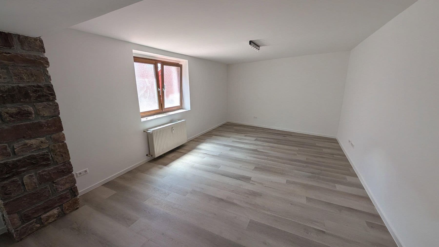 Prenájom bytu 2-izbový 63 m², Bruchsal, Bádensko-Wurttembersko Prenájom bytu 2-izbový 63 m², Bruchsal, Bádensko-Wurttembersko