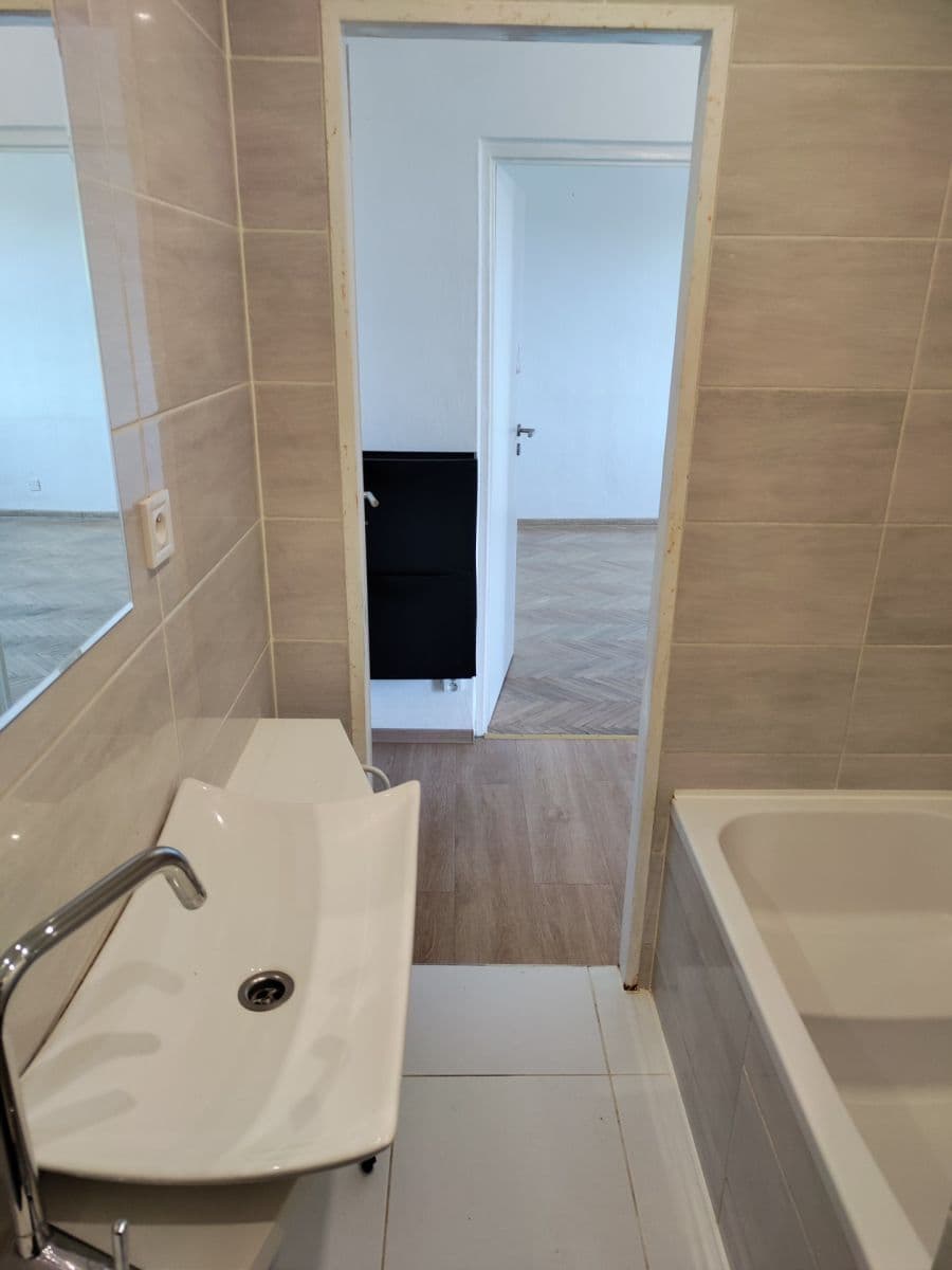 Prenájom bytu 1-izbový 33 m², Absolonova, Brno, Jihomoravský kraj Prenájom bytu 1-izbový 33 m², Absolonova, Brno, Jihomoravský kraj