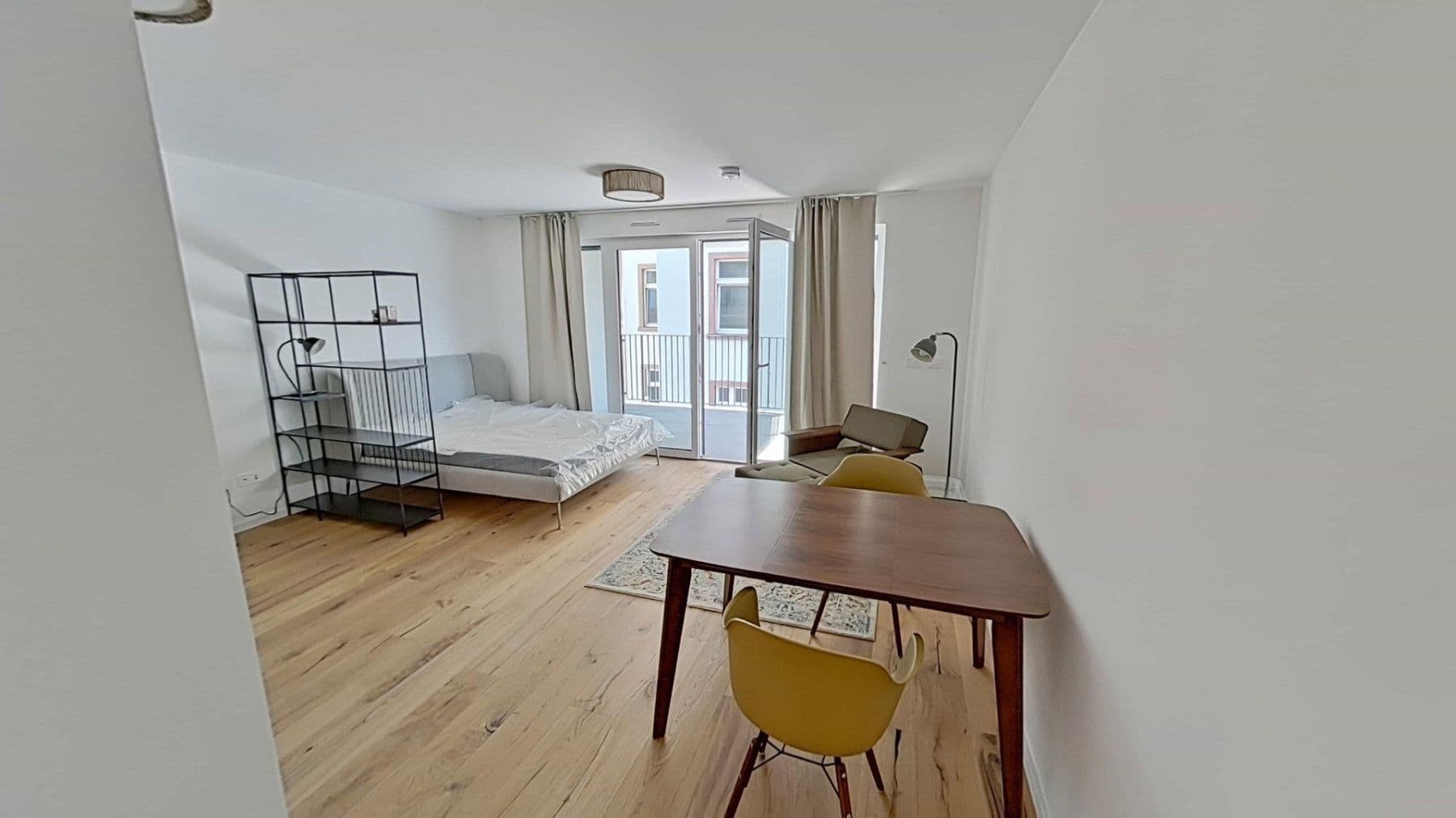 Prenájom bytu 1-izbový 44 m², Heilbronner Str. 6, Frankfurt, Hesensko Prenájom bytu 1-izbový 44 m², Heilbronner Str. 6, Frankfurt, Hesensko