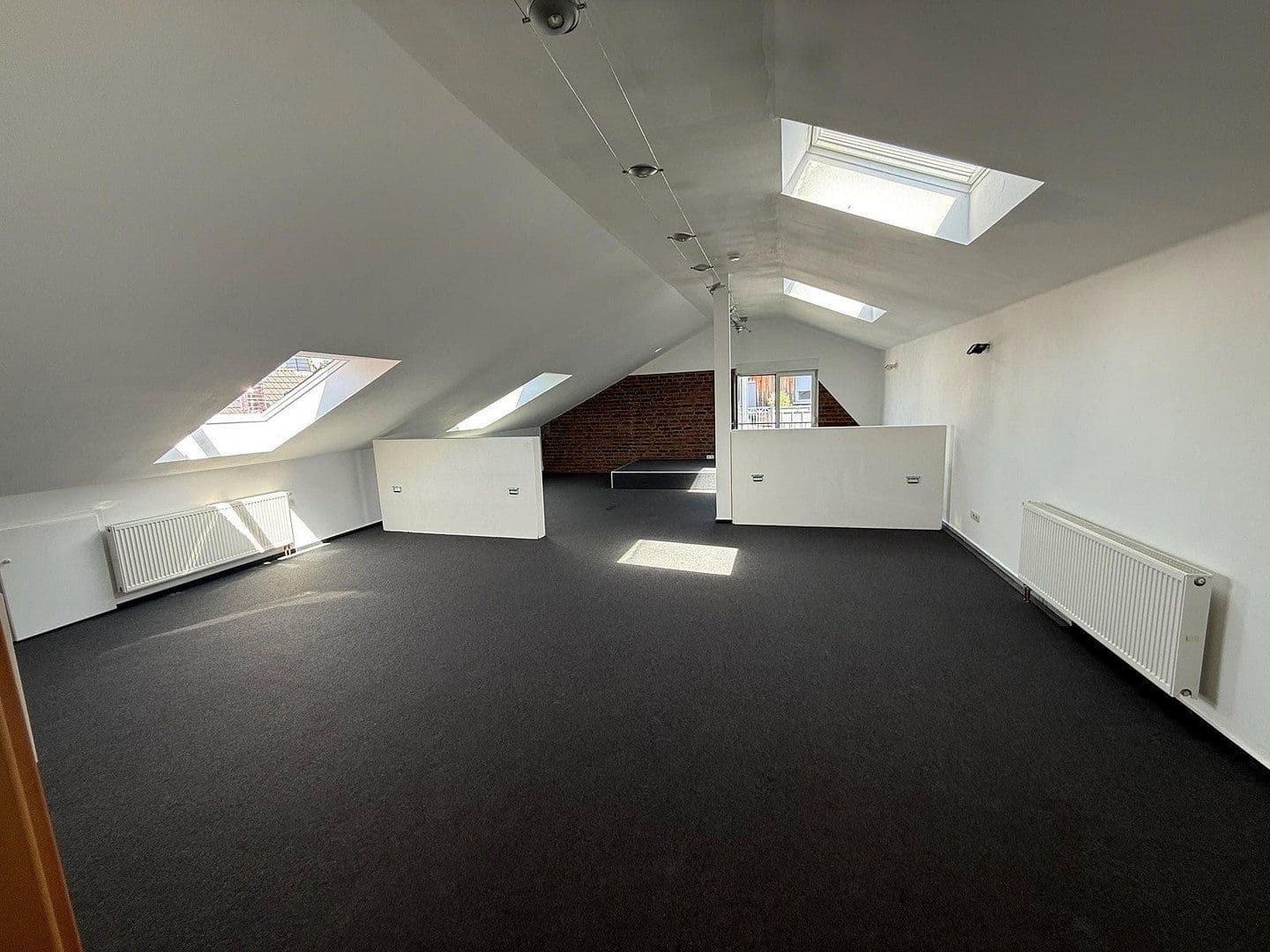 Prenájom kancelárie 75 m², Höchster Straße 18a, Groß-Umstadt, Hesensko Prenájom kancelárie 75 m², Höchster Straße 18a, Groß-Umstadt, Hesensko