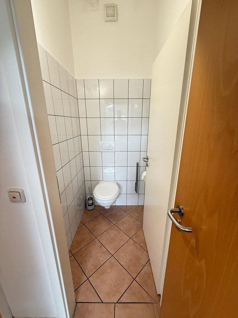 Prenájom kancelárie 75 m², Höchster Straße 18a, Groß-Umstadt, Hesensko Prenájom kancelárie 75 m², Höchster Straße 18a, Groß-Umstadt, Hesensko