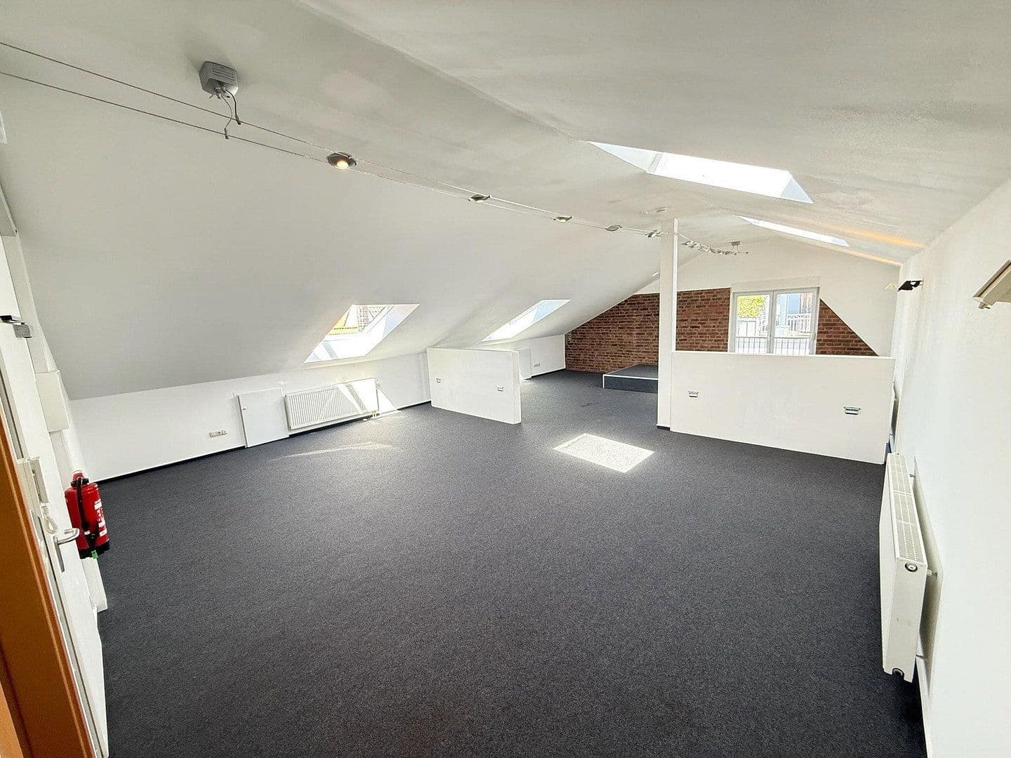 Prenájom kancelárie 75 m², Höchster Straße 18a, Groß-Umstadt, Hesensko Prenájom kancelárie 75 m², Höchster Straße 18a, Groß-Umstadt, Hesensko