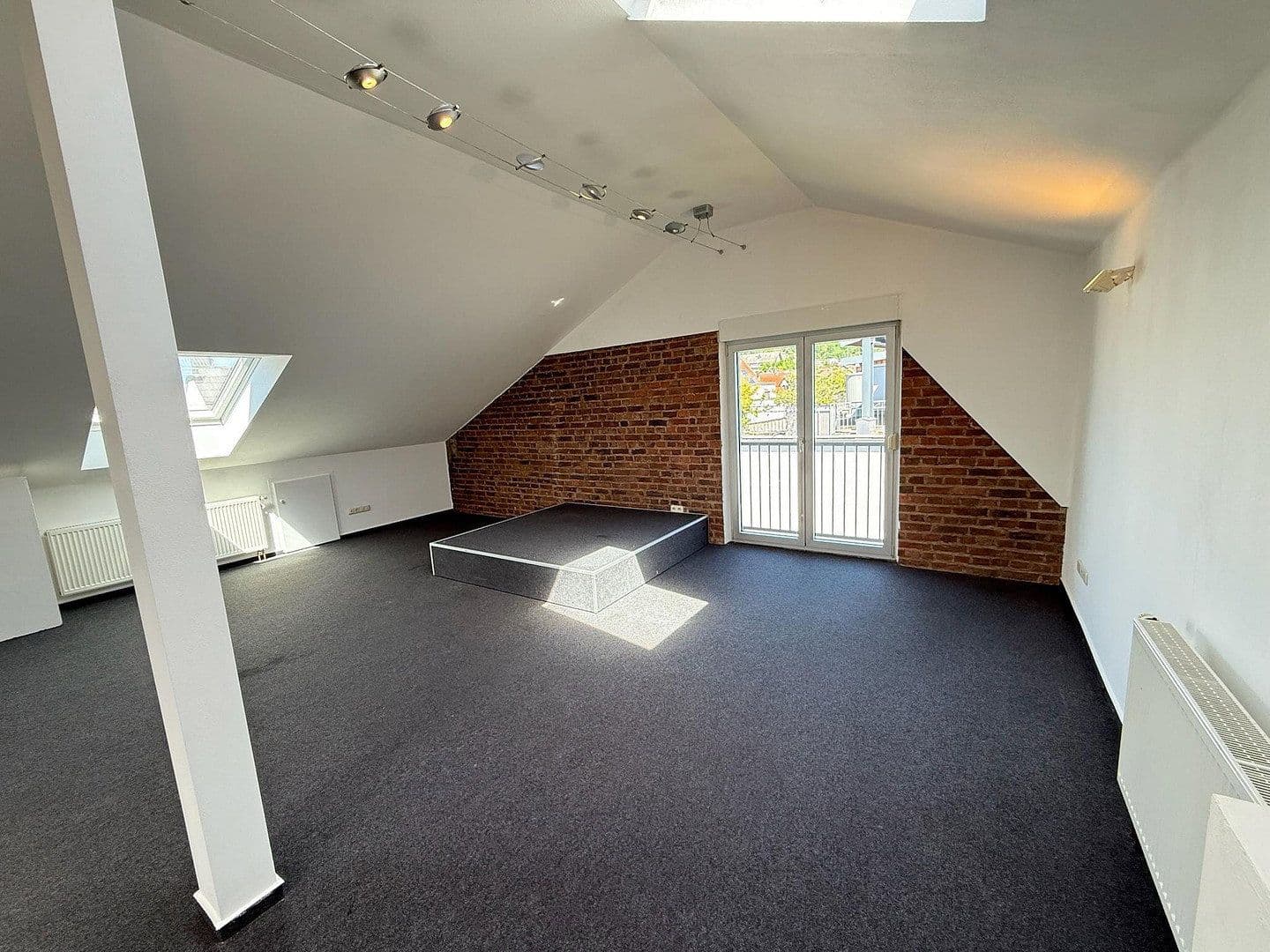 Prenájom kancelárie 75 m², Höchster Straße 18a, Groß-Umstadt, Hesensko Prenájom kancelárie 75 m², Höchster Straße 18a, Groß-Umstadt, Hesensko
