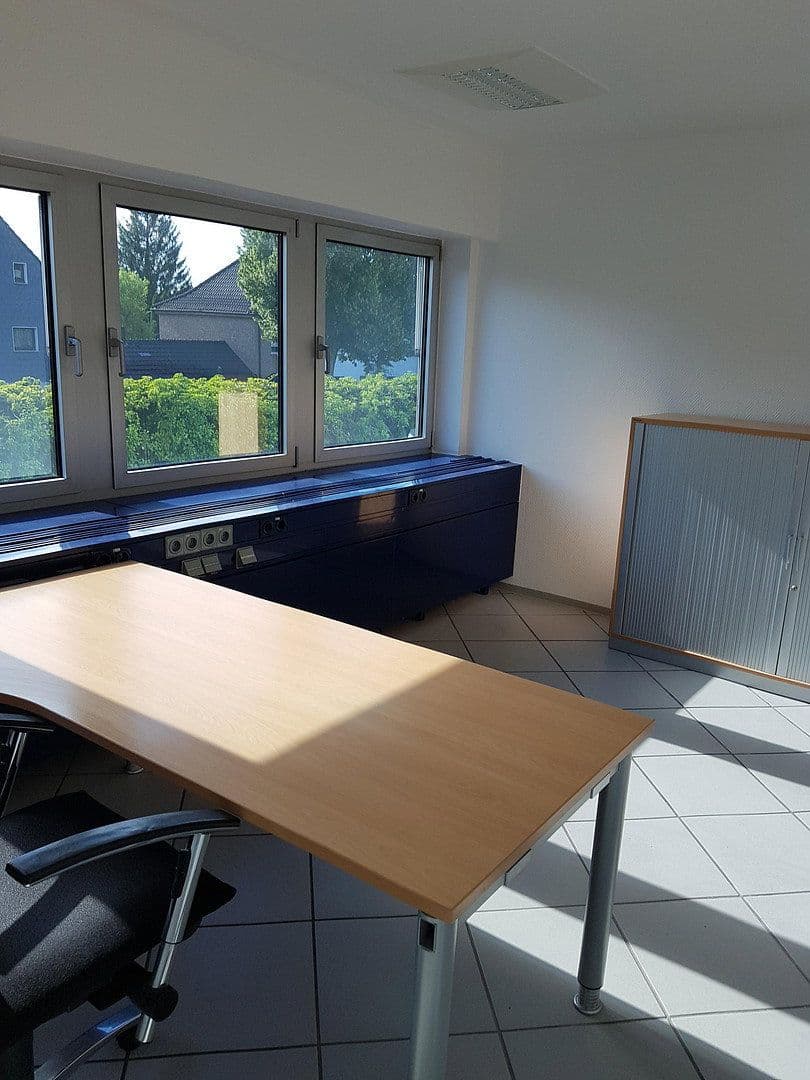 Prenájom kancelárie 17 m², Freiherr-vom-Stein-Straße 131, Mülheim an der Ruhr, Severné Porýnie - Westfálsko Prenájom kancelárie 17 m², Freiherr-vom-Stein-Straße 131, Mülheim an der Ruhr, Severné Porýnie - Westfálsko