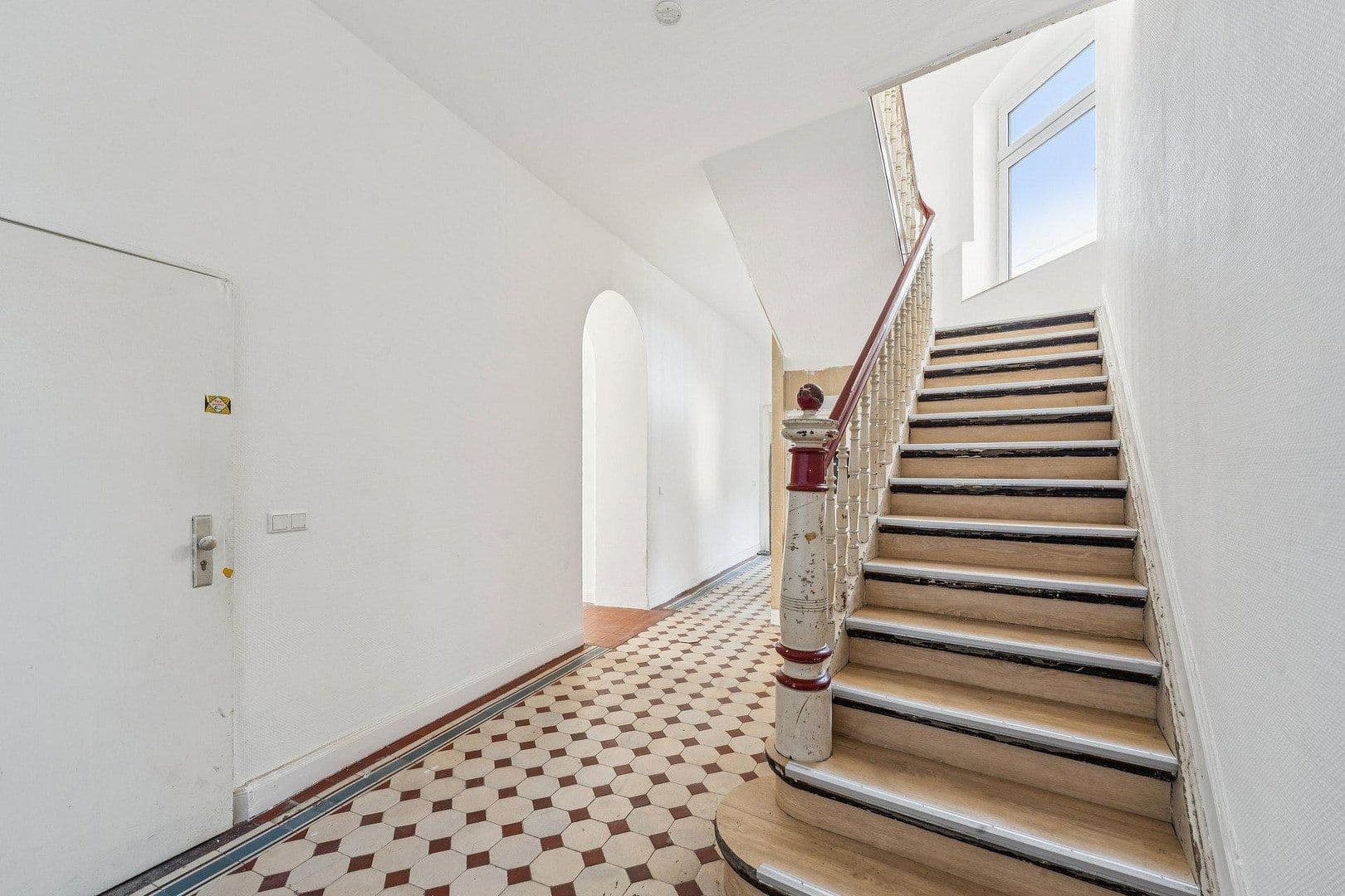 Predaj domu 593 m², pozemok 334 m², Krippstr 39, Düsseldorf, Severné Porýnie - Westfálsko Predaj domu 593 m², pozemok 334 m², Krippstr 39, Düsseldorf, Severné Porýnie - Westfálsko