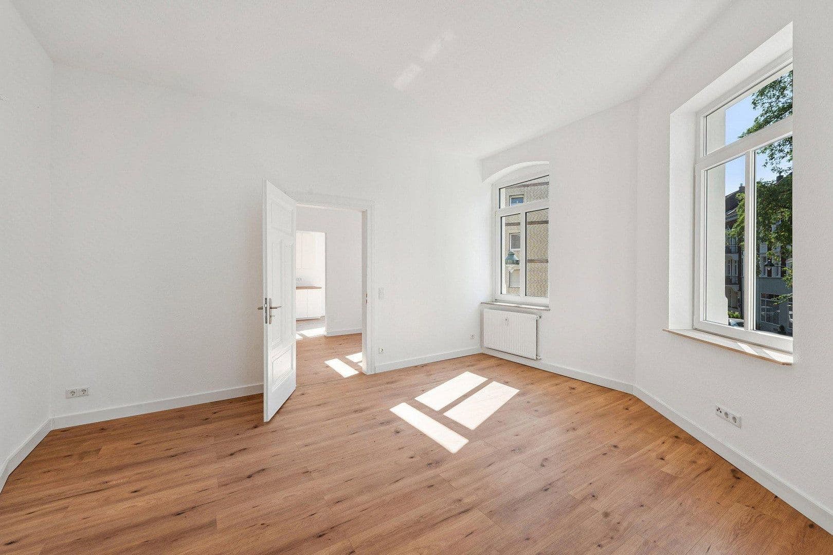 Predaj domu 593 m², pozemok 334 m², Krippstr 39, Düsseldorf, Severné Porýnie - Westfálsko Predaj domu 593 m², pozemok 334 m², Krippstr 39, Düsseldorf, Severné Porýnie - Westfálsko