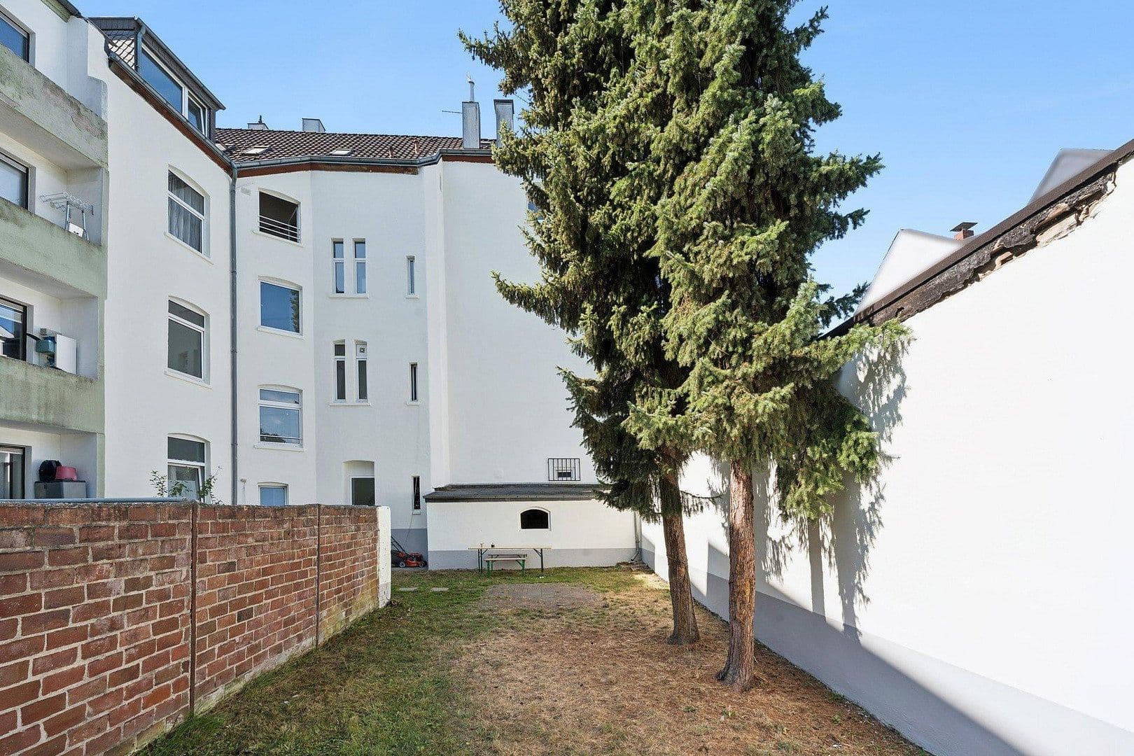 Predaj domu 593 m², pozemok 334 m², Krippstr 39, Düsseldorf, Severné Porýnie - Westfálsko Predaj domu 593 m², pozemok 334 m², Krippstr 39, Düsseldorf, Severné Porýnie - Westfálsko