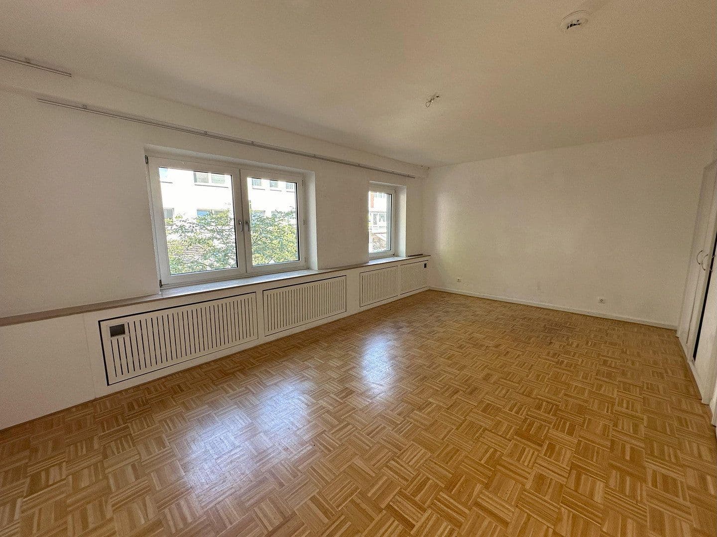 Prenájom bytu 4-izbový 135 m², Essen, Severné Porýnie - Westfálsko Prenájom bytu 4-izbový 135 m², Essen, Severné Porýnie - Westfálsko
