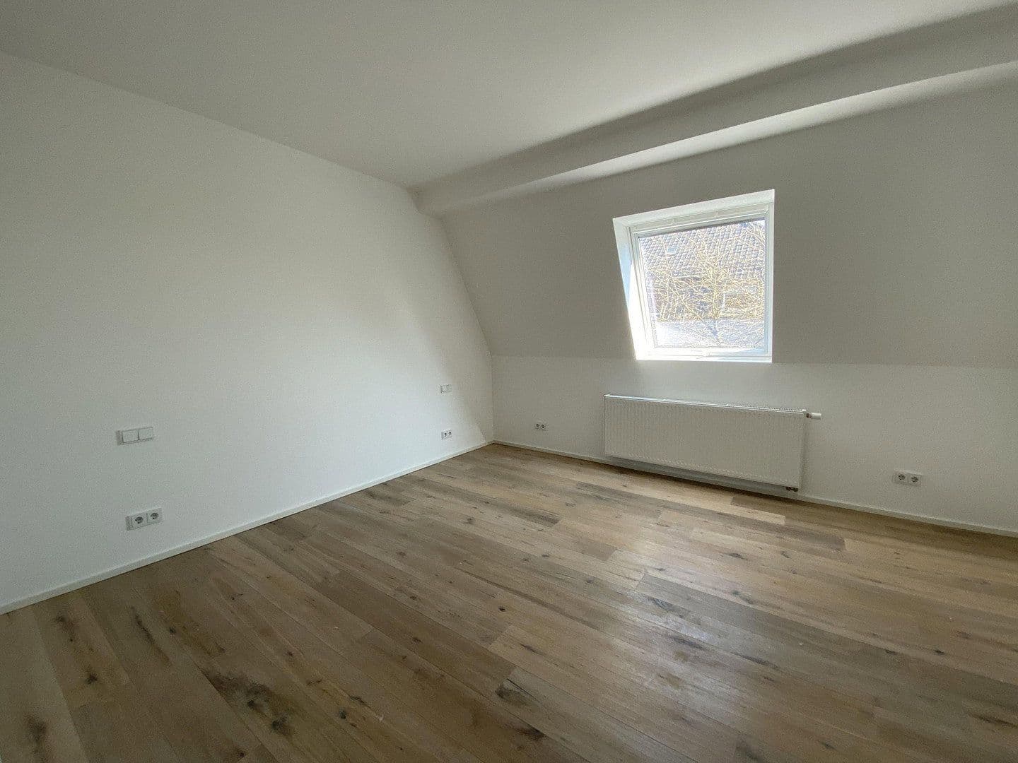 Prenájom bytu 4-izbový 185 m², Essen, Severné Porýnie - Westfálsko Prenájom bytu 4-izbový 185 m², Essen, Severné Porýnie - Westfálsko