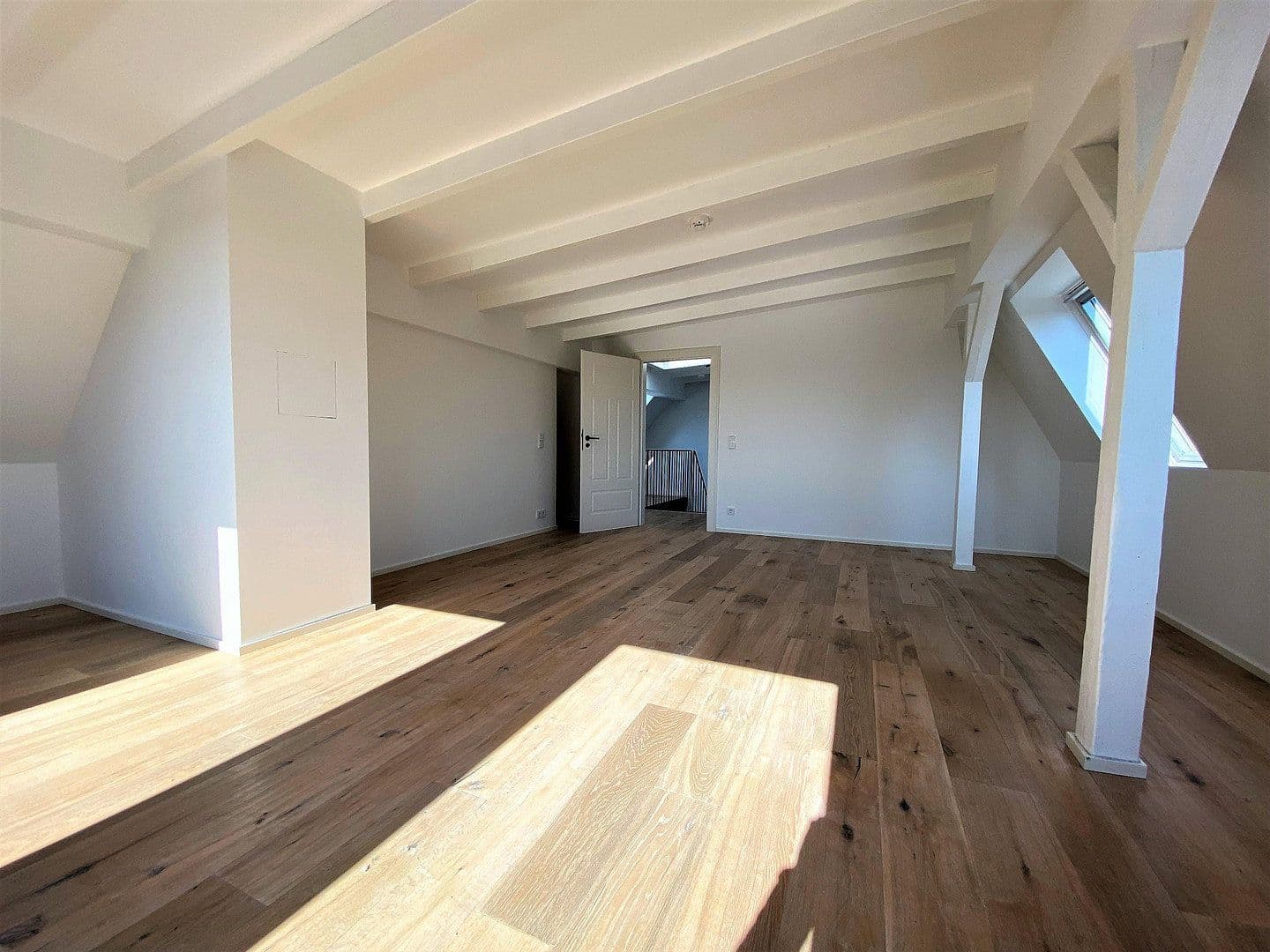 Prenájom bytu 4-izbový 185 m², Essen, Severné Porýnie - Westfálsko Prenájom bytu 4-izbový 185 m², Essen, Severné Porýnie - Westfálsko